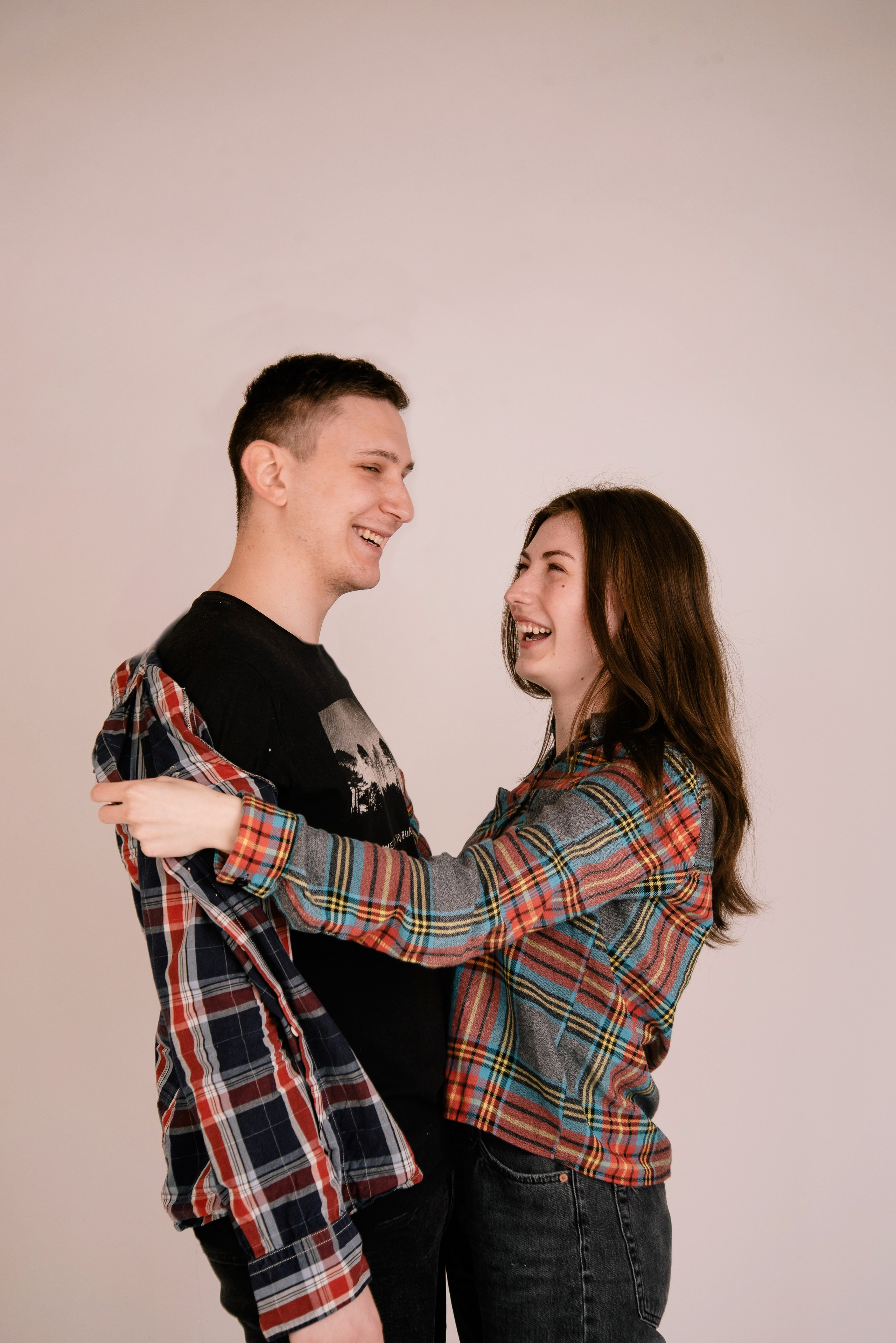 Paarshooting im Studio – Emotionale und moderne Paarfotografie. Anastasiia Zaluzhna Fotografin | Mannheim