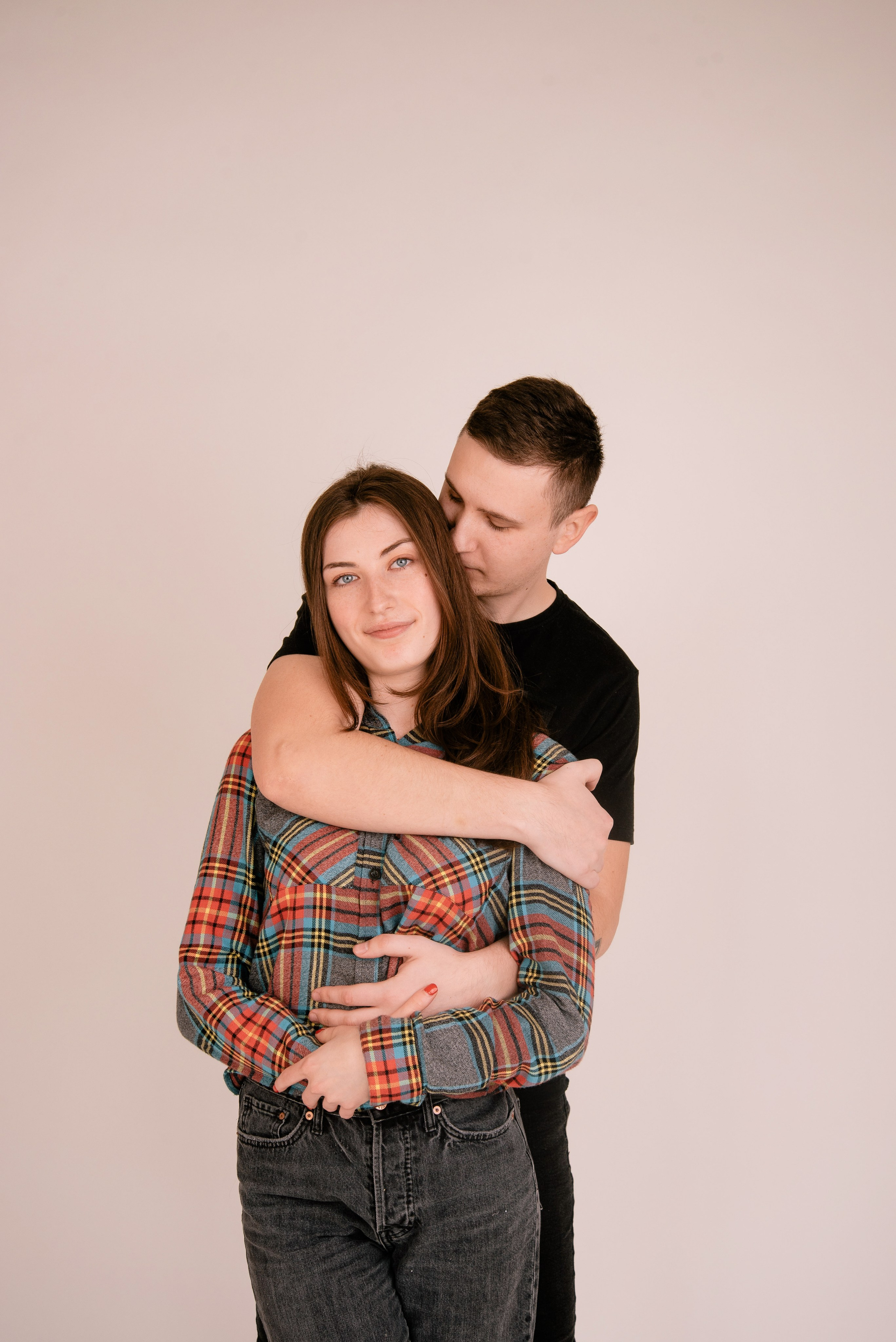 Paarshooting im Studio – Emotionale und moderne Paarfotografie. Anastasiia Zaluzhna Fotografin | Mannheim