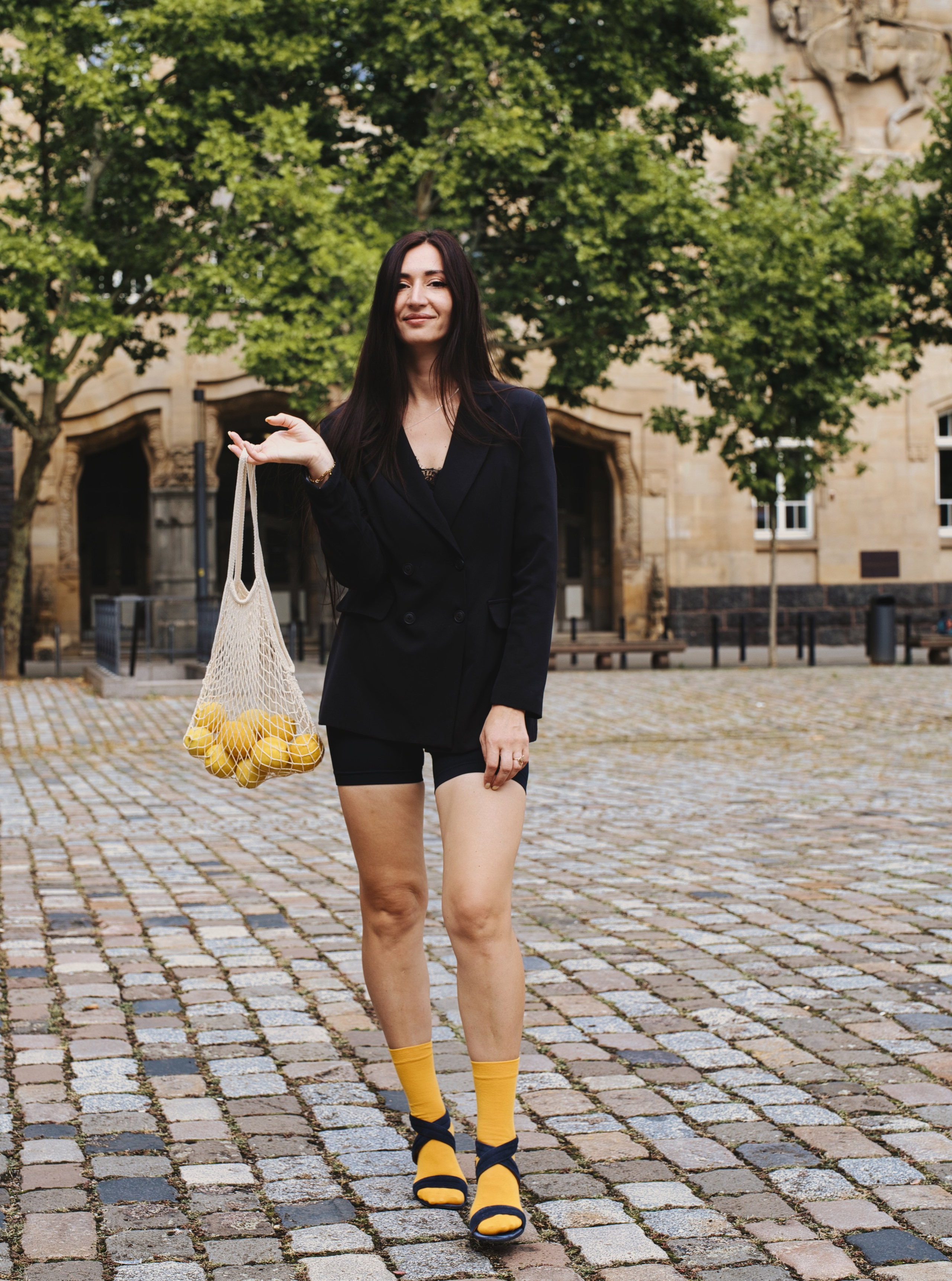 Фотосесія з лимонами в місті. Фотограф Анастасія Залужна | Манхайм