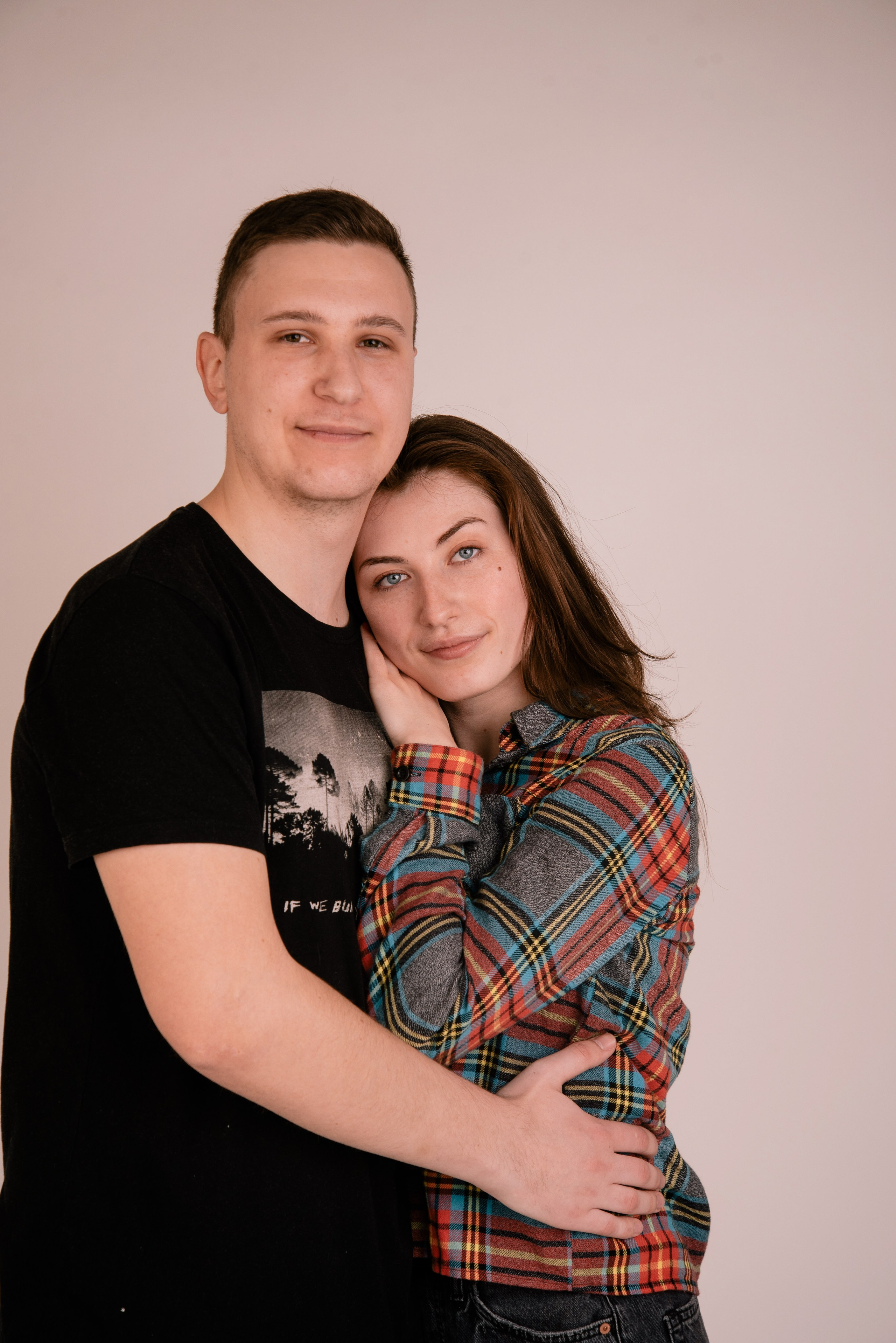 Paarshooting im Studio – Emotionale und moderne Paarfotografie. Anastasiia Zaluzhna Fotografin | Mannheim