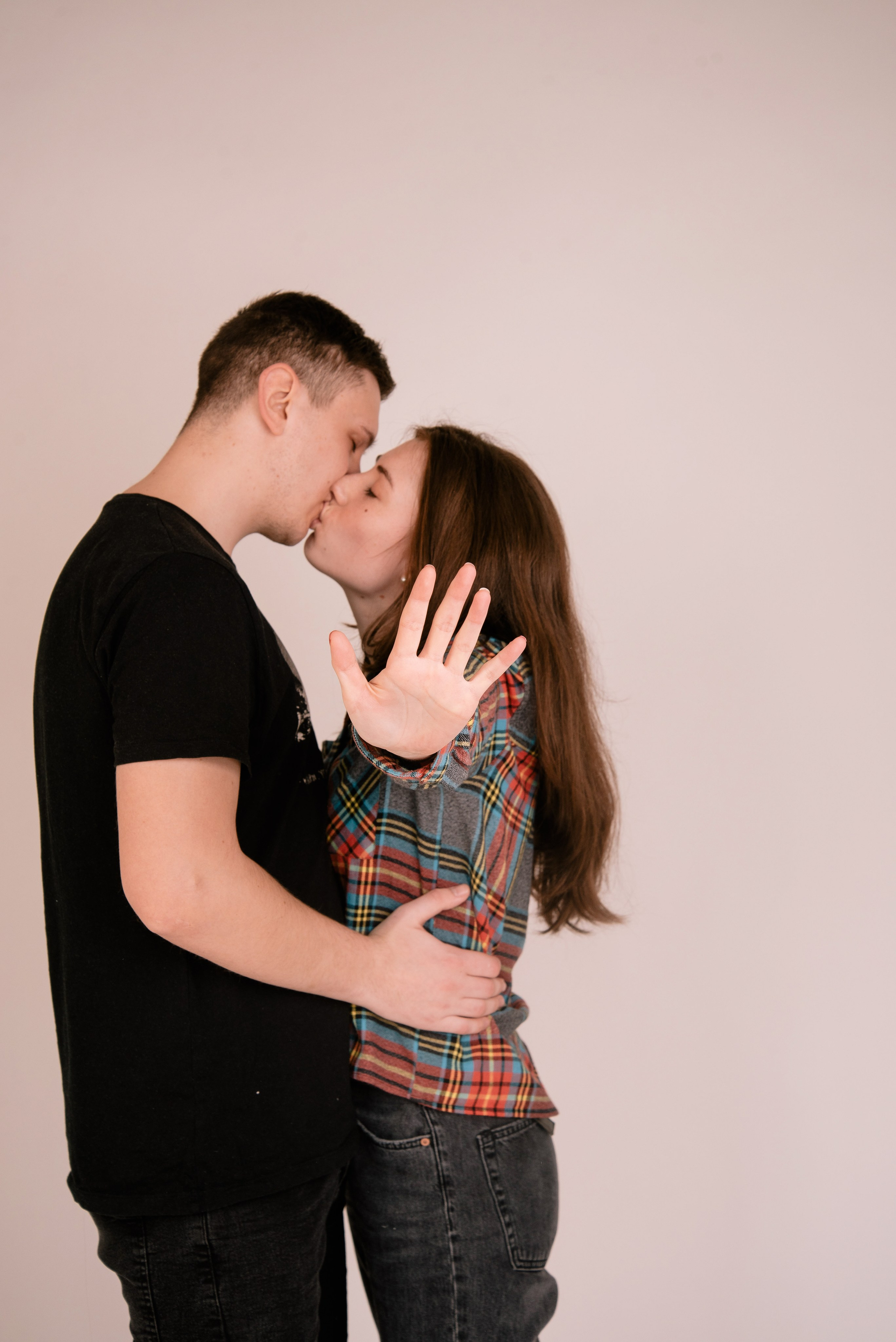 Paarshooting im Studio – Emotionale und moderne Paarfotografie. Anastasiia Zaluzhna Fotografin | Mannheim