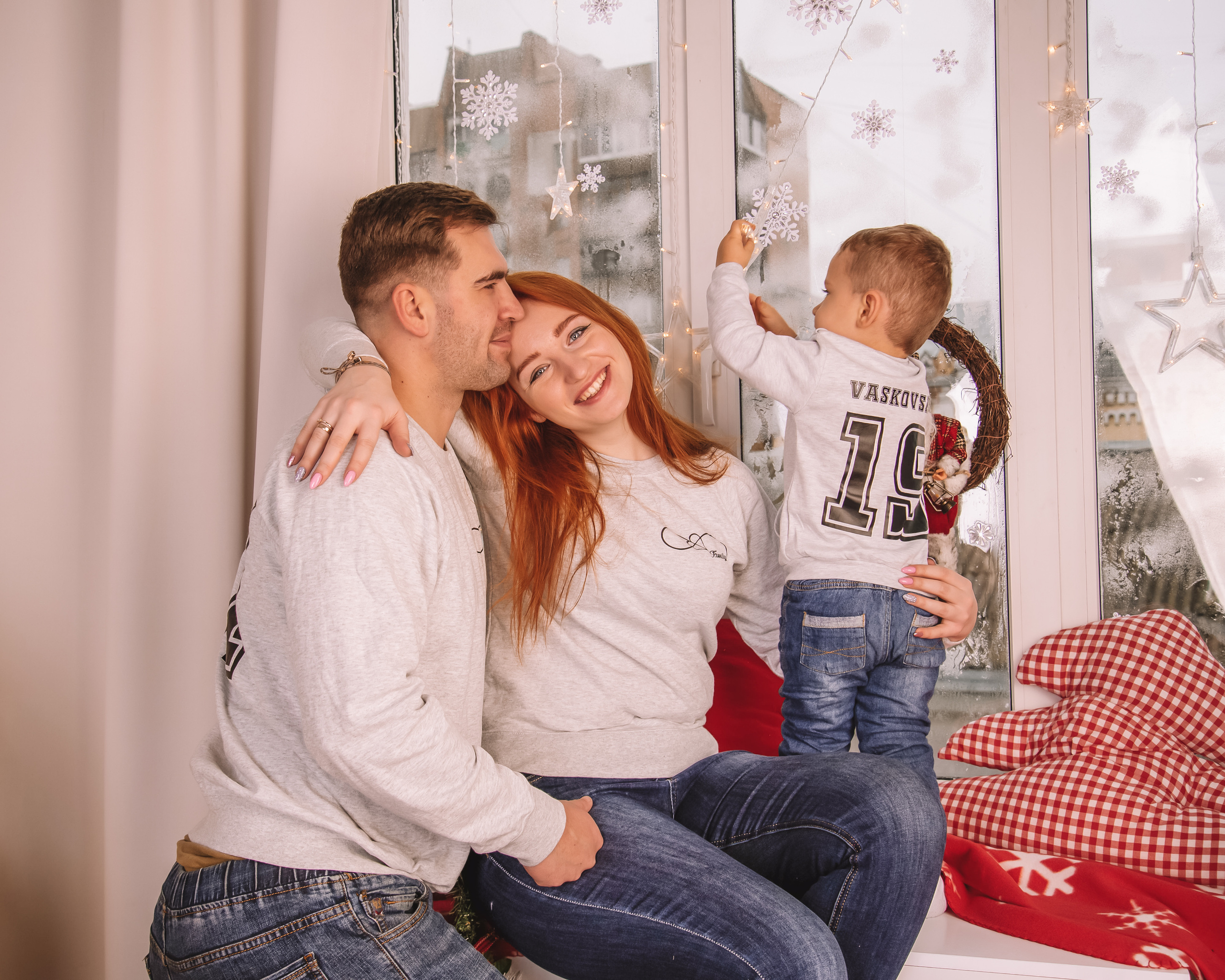 Сімейна новорічна фотосесія в студії. Anastasiia Zaluzhna Fotografin | Mannheim