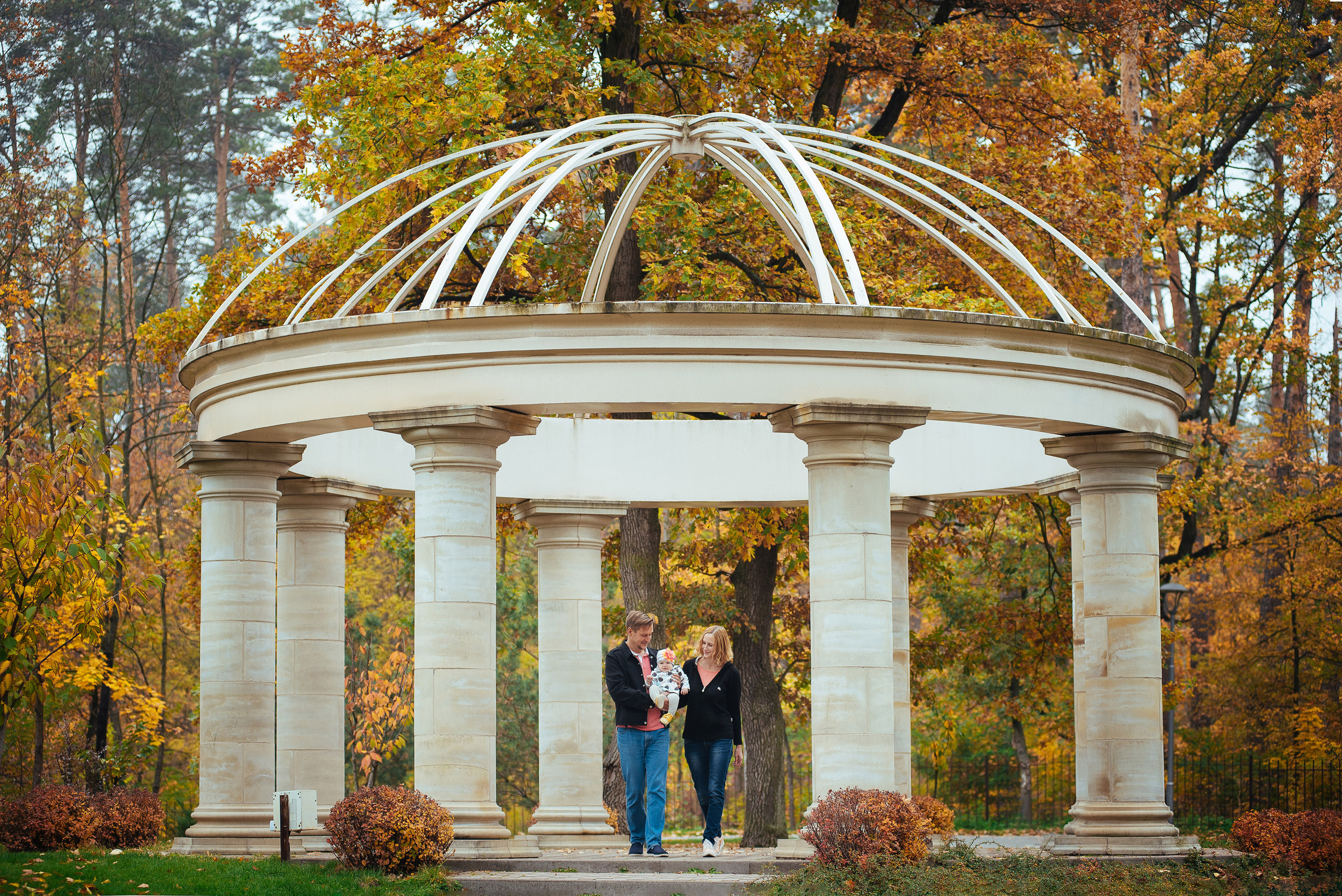 Прогулка восени. Весільний та сімейний фотограф в Києві