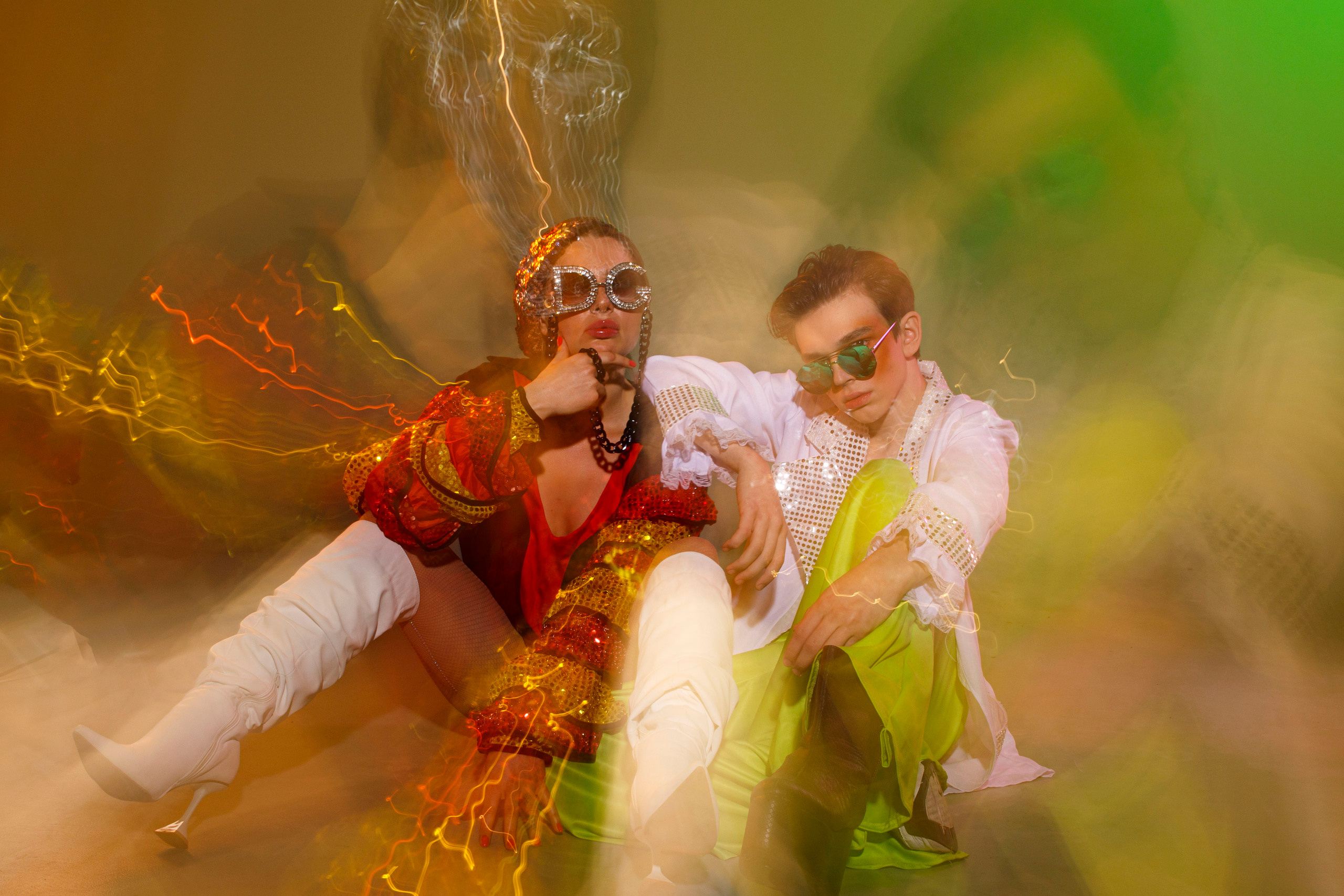 Hugo magazine Back to 90s. Фешн, имиджевый и предметный фотограф в Украине и ОАЭ