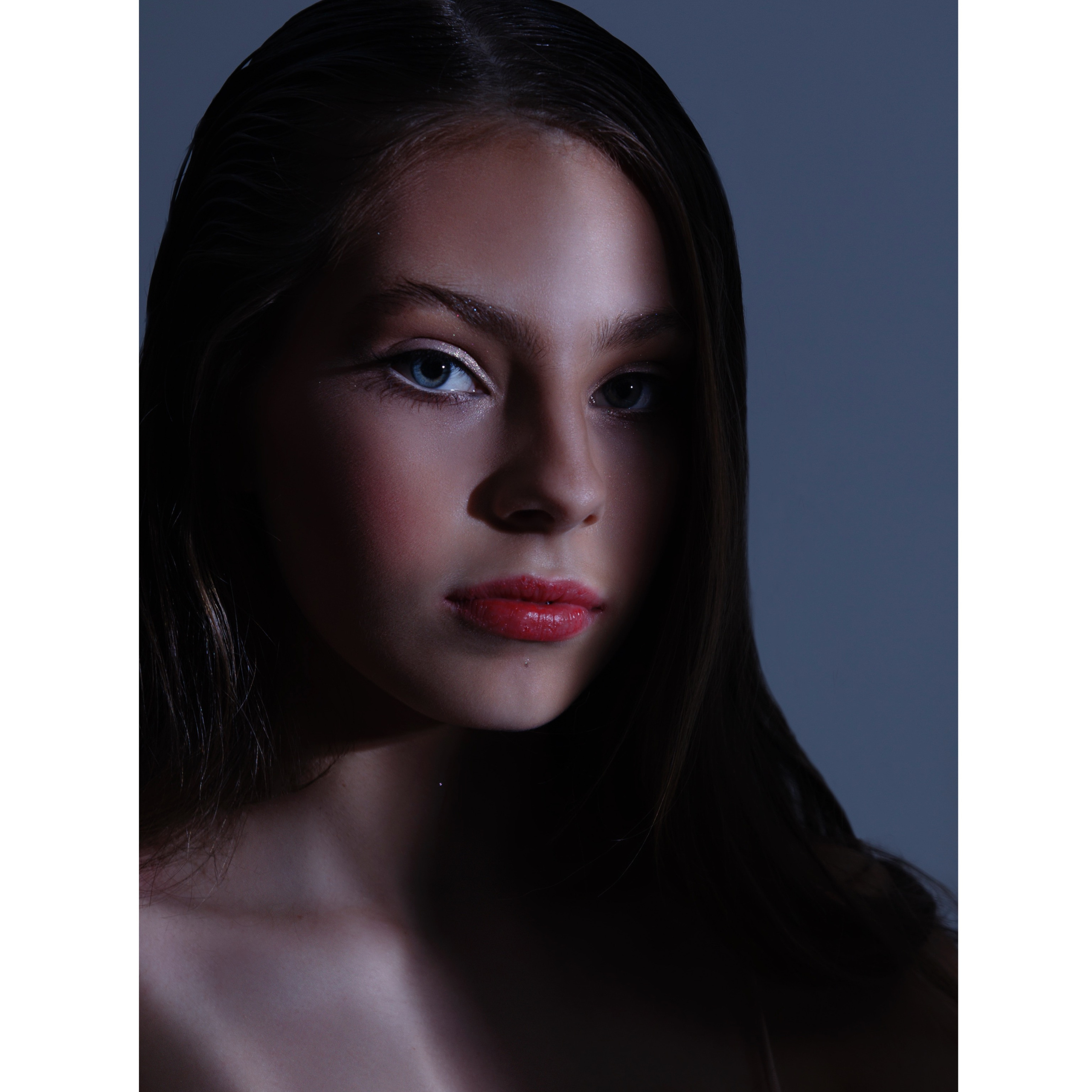 The first magazine: Print January 2021 Reflected moon. Фешн, имиджевый и предметный фотограф в Украине и ОАЭ