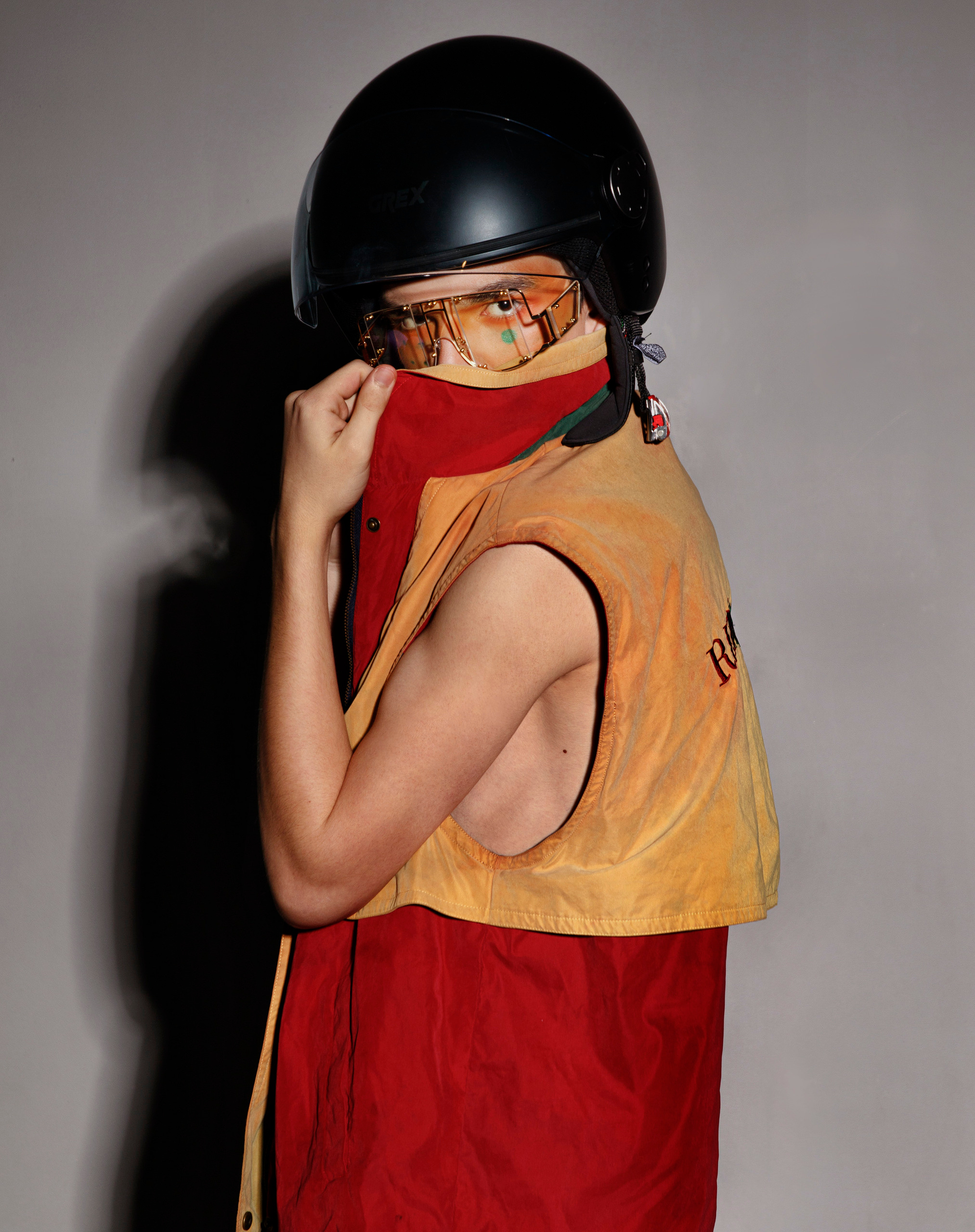 Hugo magazine Back to 90s. Фешн, имиджевый и предметный фотограф в Украине и ОАЭ