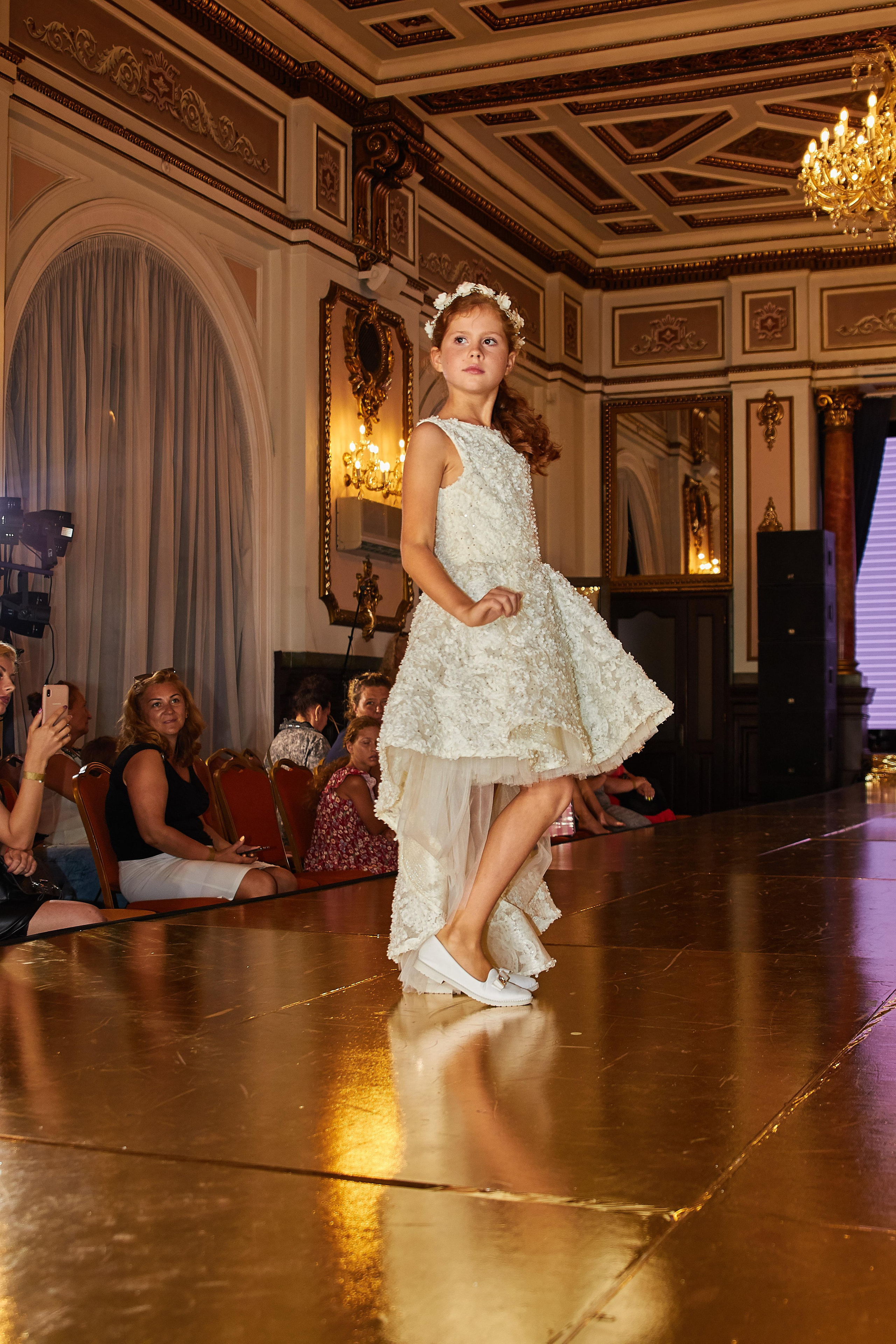 Victoria bella dress. Фешн, имиджевый и предметный фотограф в Украине и ОАЭ