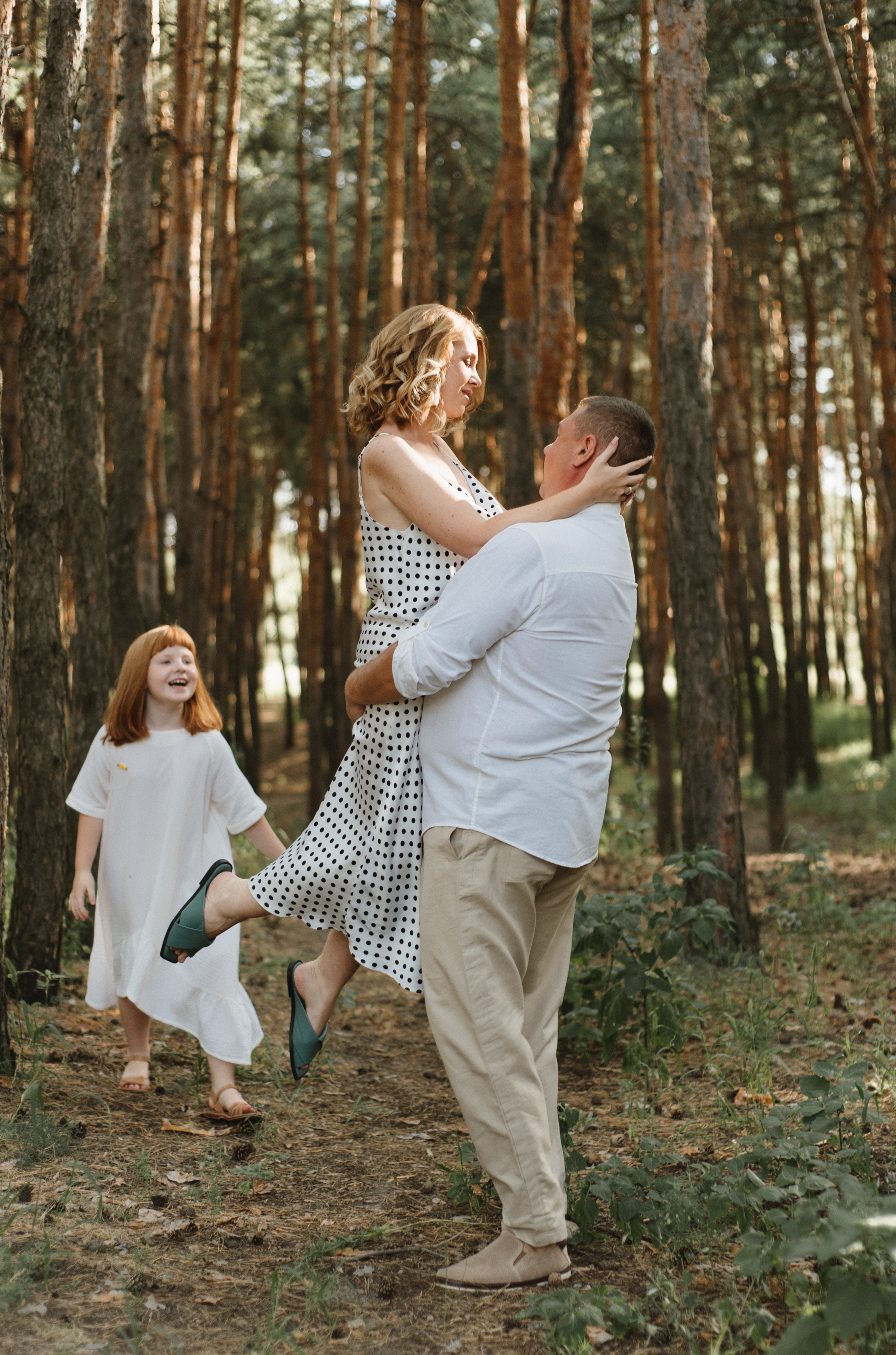 Семейная фотосессия в лесу. FOTOGRAF Ryzhykova Valentyna Kraków Polska