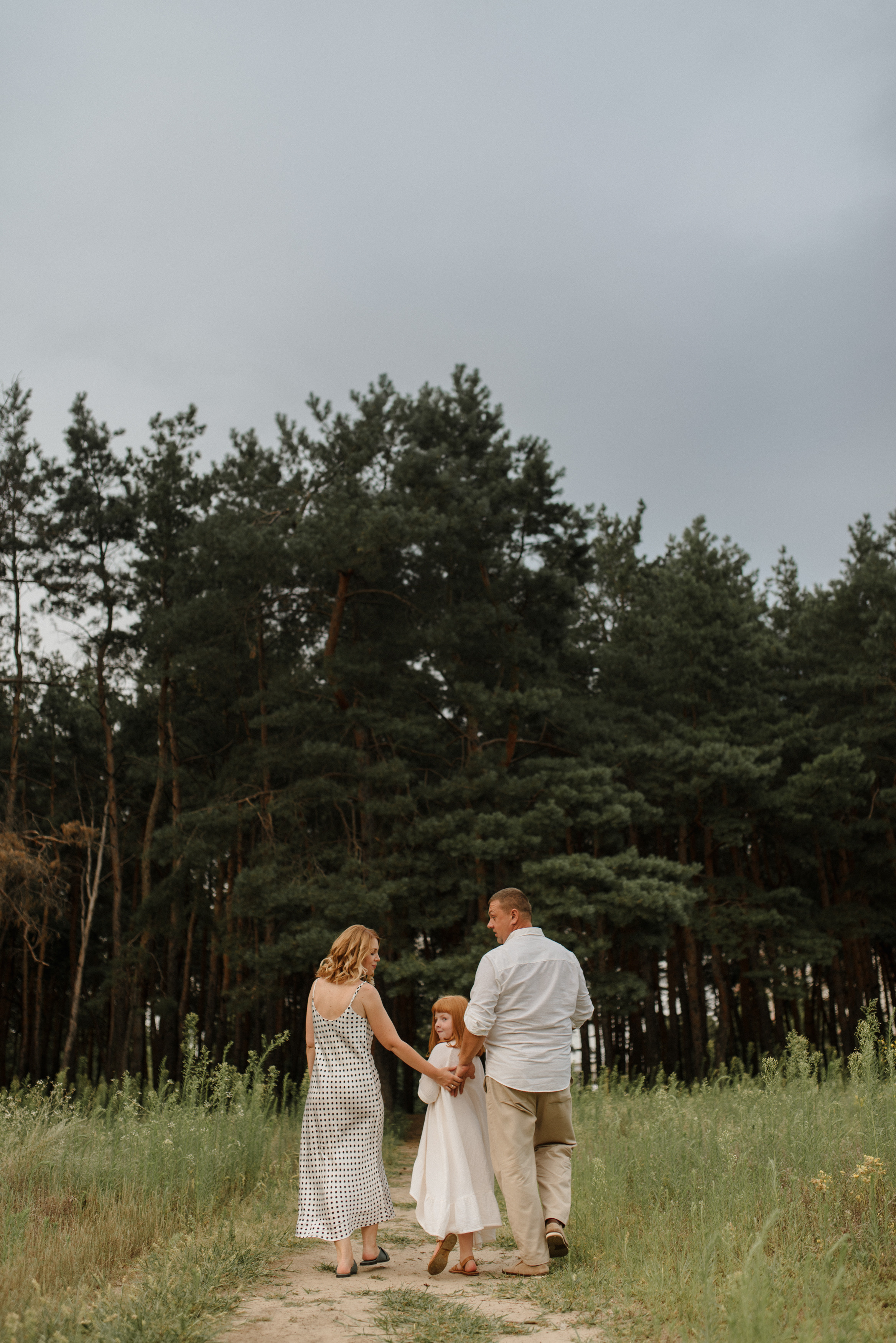 Семейная фотосессия в лесу. FOTOGRAF Ryzhykova Valentyna Kraków Polska