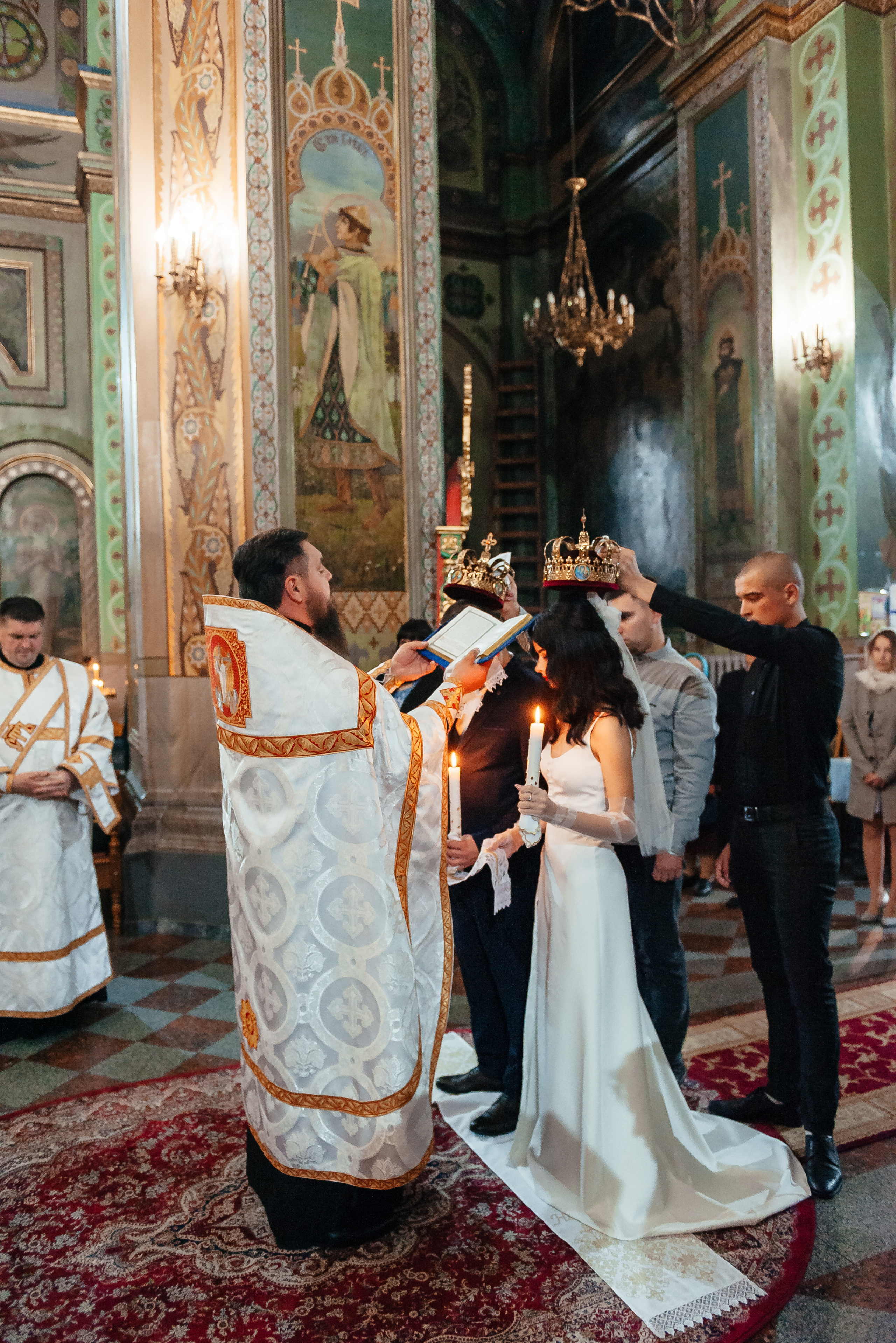 Вінчання Вікторіі та Валерія. Весільний та сімейний фотограф Україна