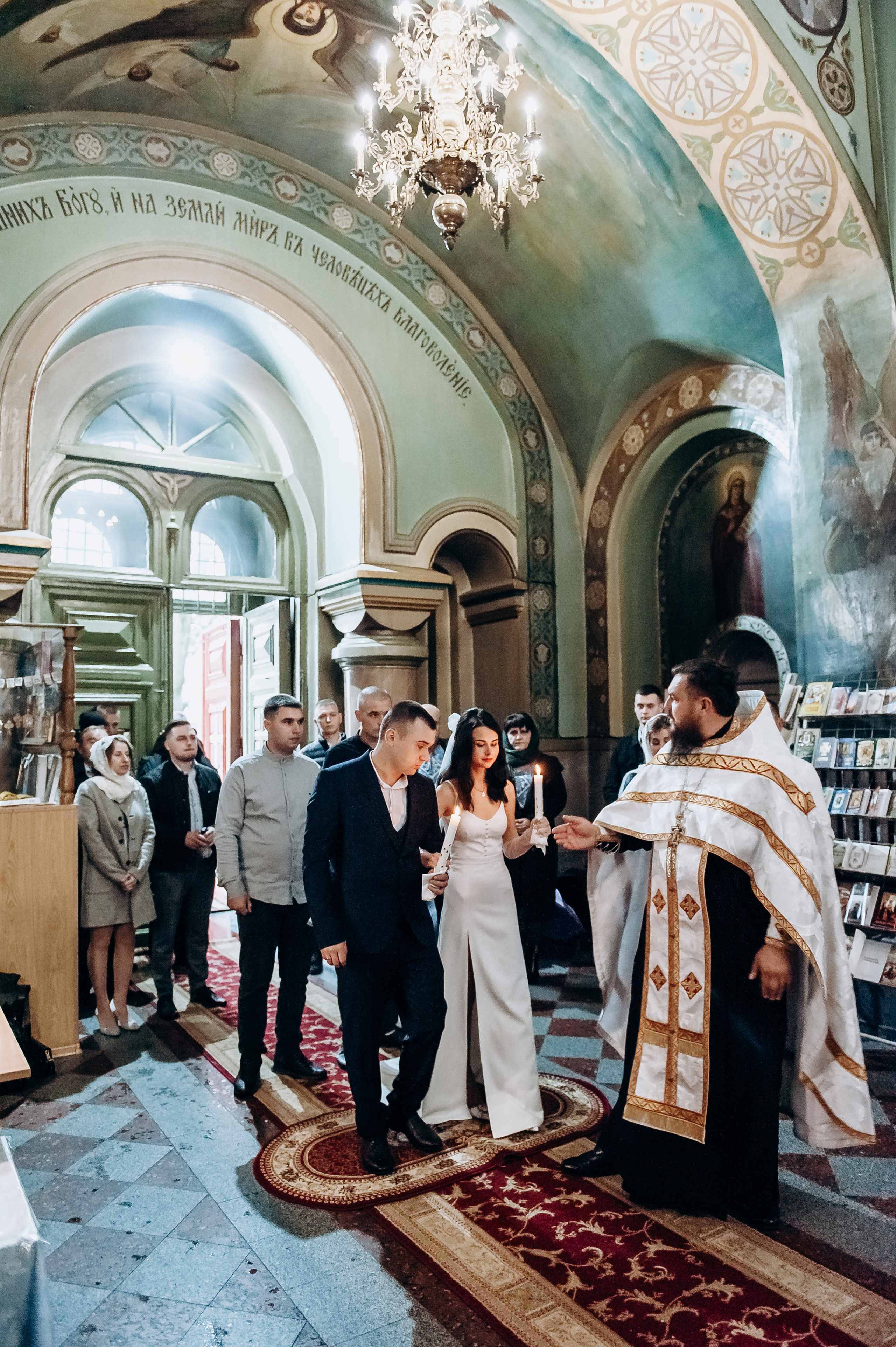 Вінчання Вікторіі та Валерія. Весільний та сімейний фотограф Україна