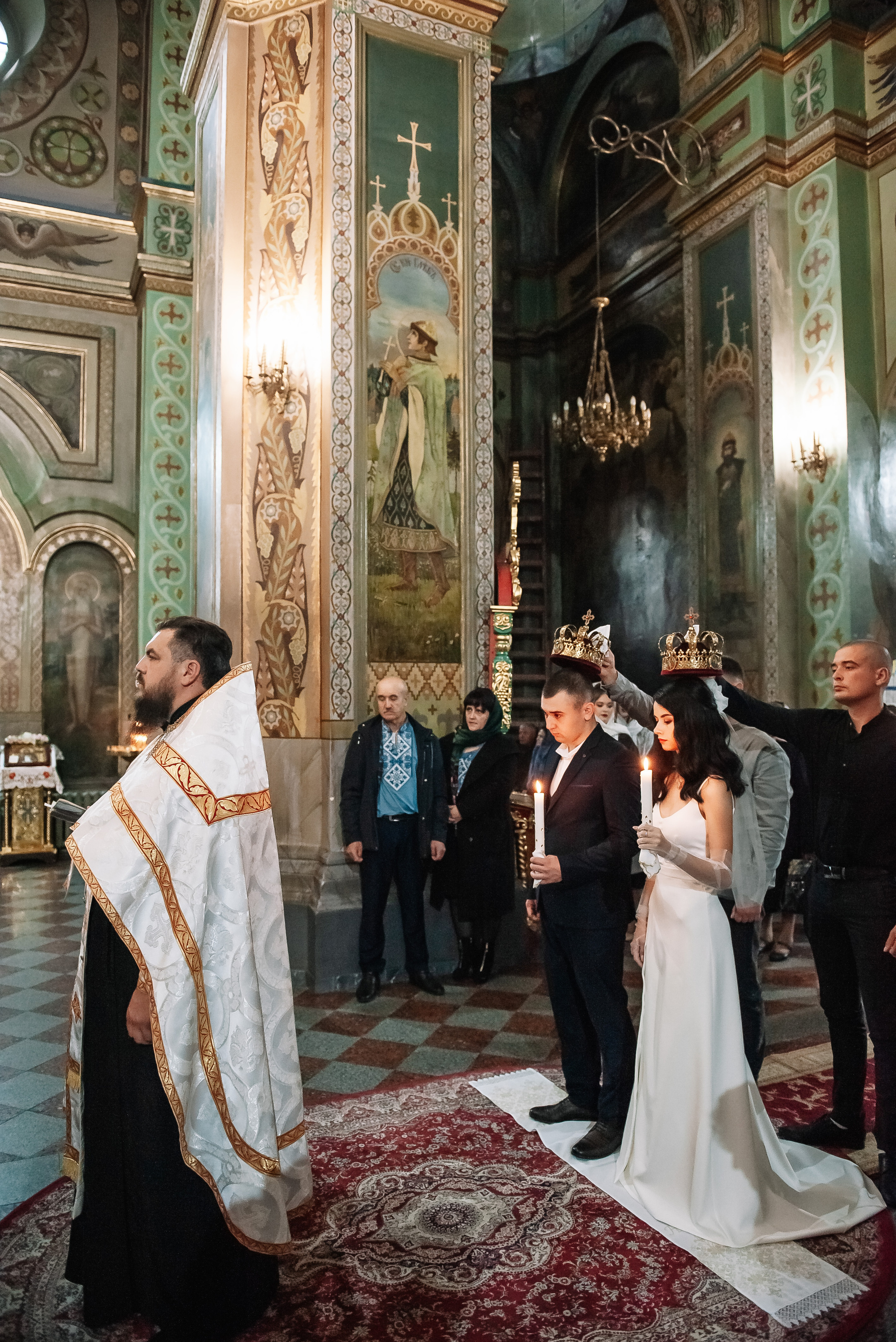 Вінчання Вікторіі та Валерія. Весільний та сімейний фотограф Україна