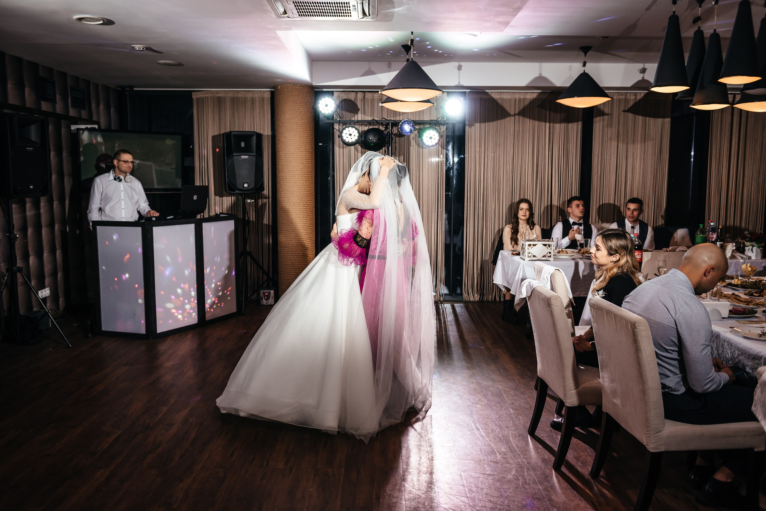 Юлія та Сергій (анонс). Весільний та сімейний фотограф Україна