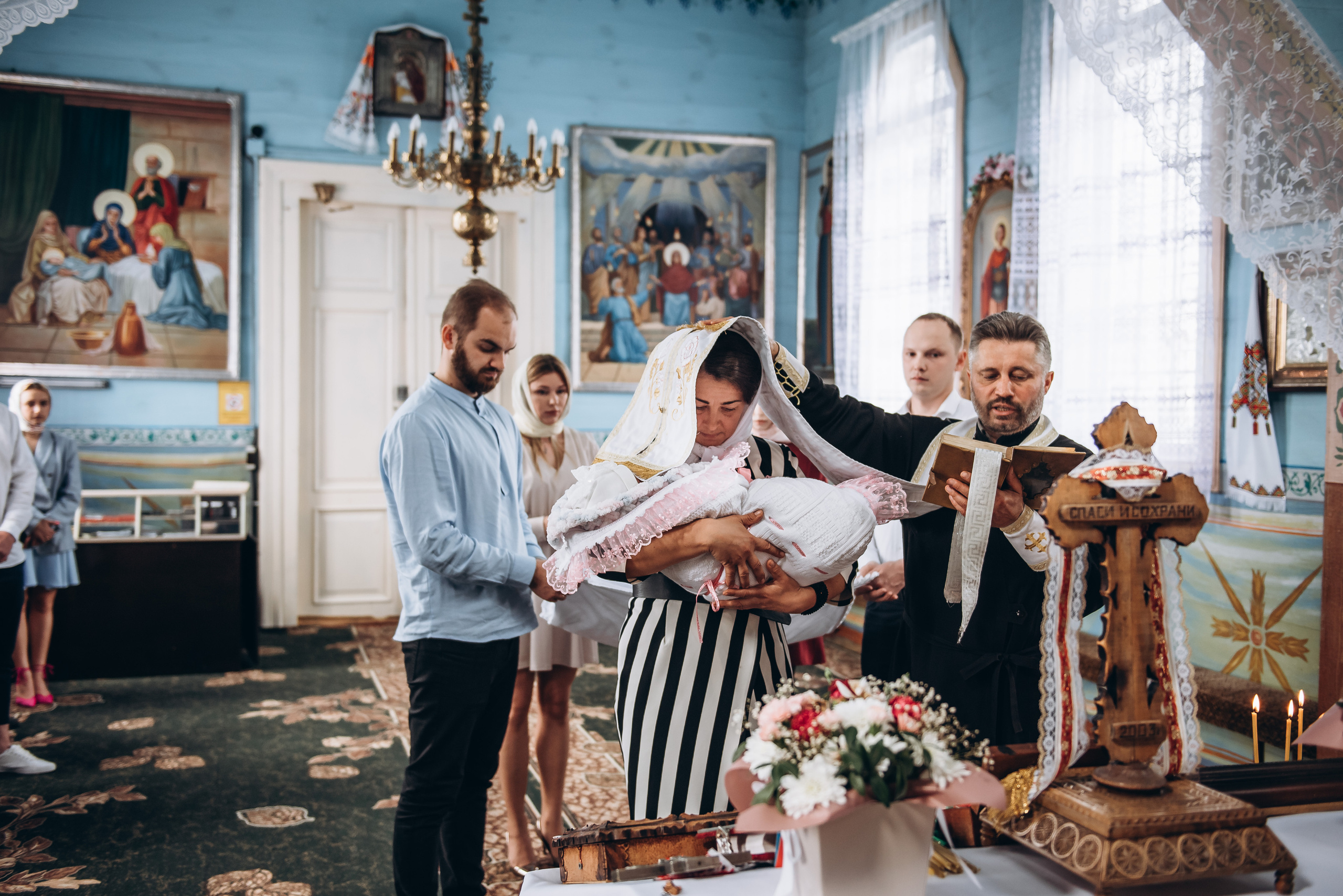 Таінство хрещення. Весільний та сімейний фотограф Україна