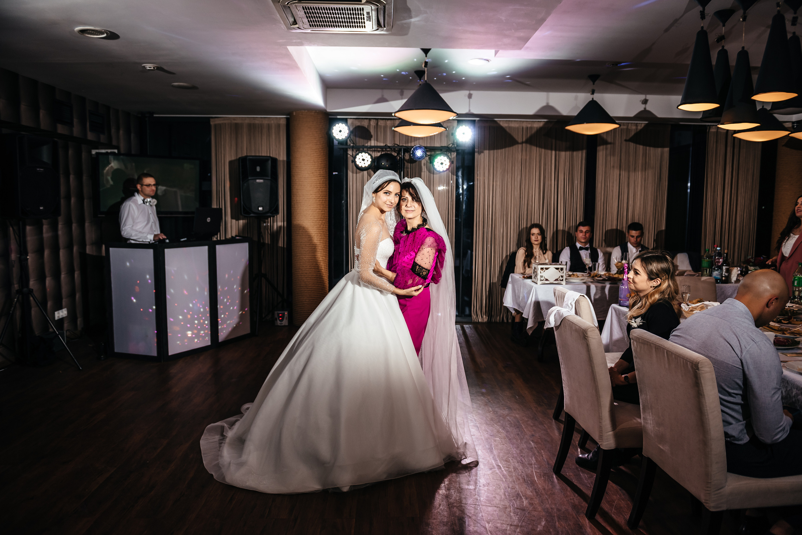 Юлія та Сергій (анонс). Весільний та сімейний фотограф Україна