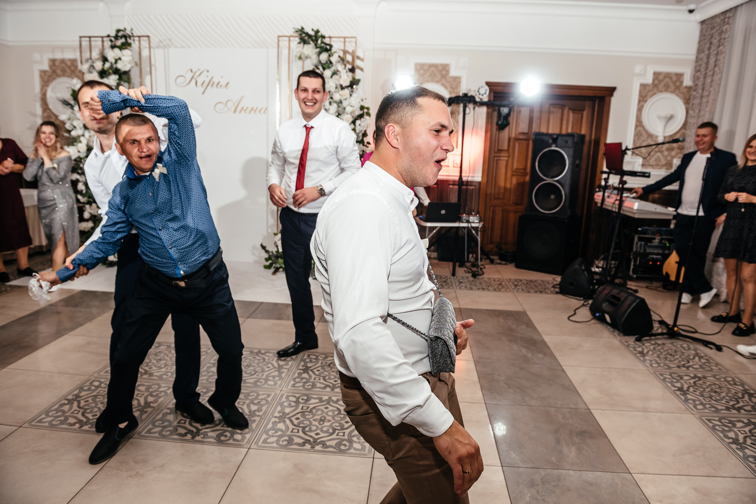 Аня та Кирил весілля. Весільний та сімейний фотограф Україна