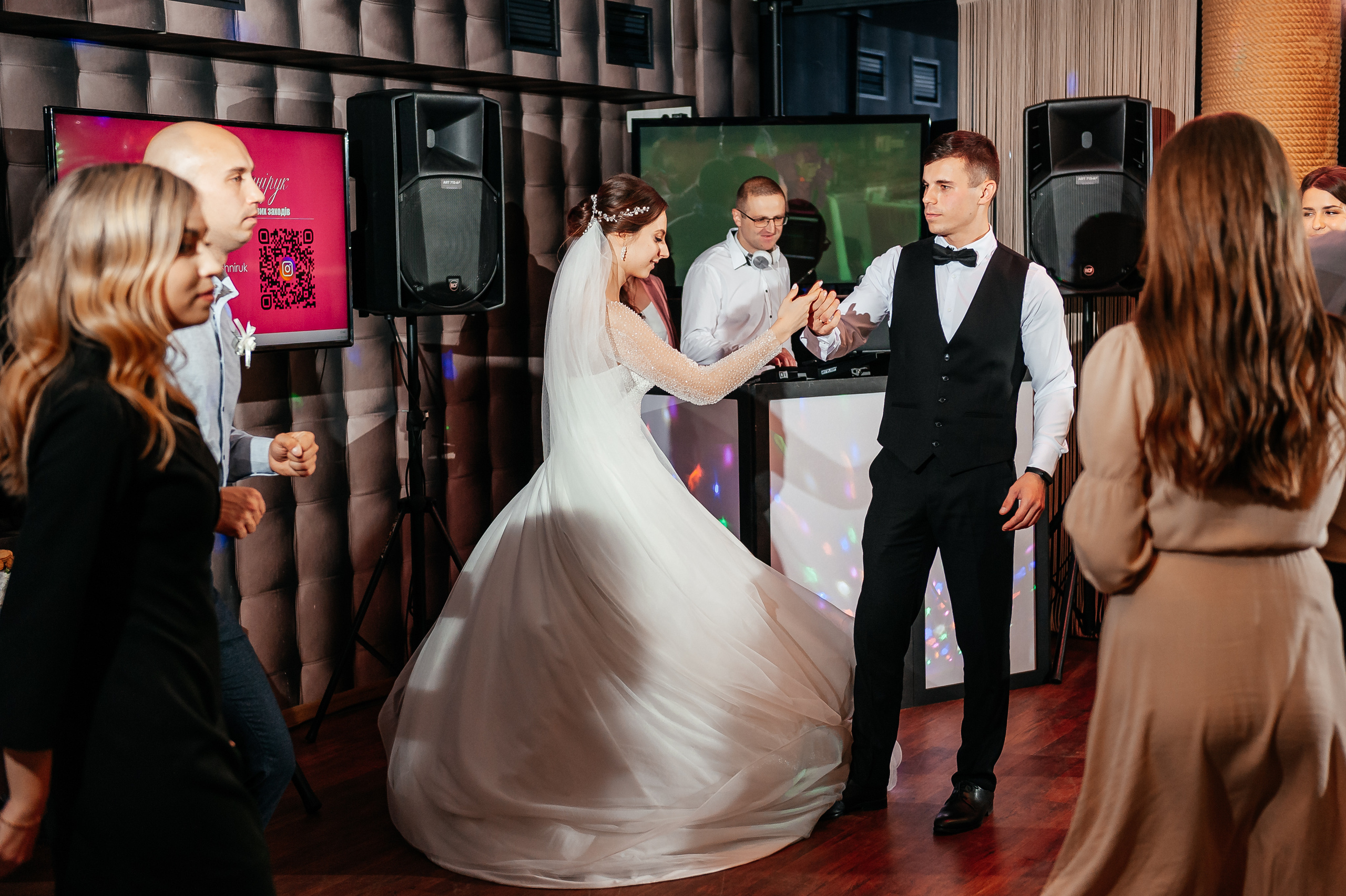 Юлія та Сергій (анонс). Весільний та сімейний фотограф Україна