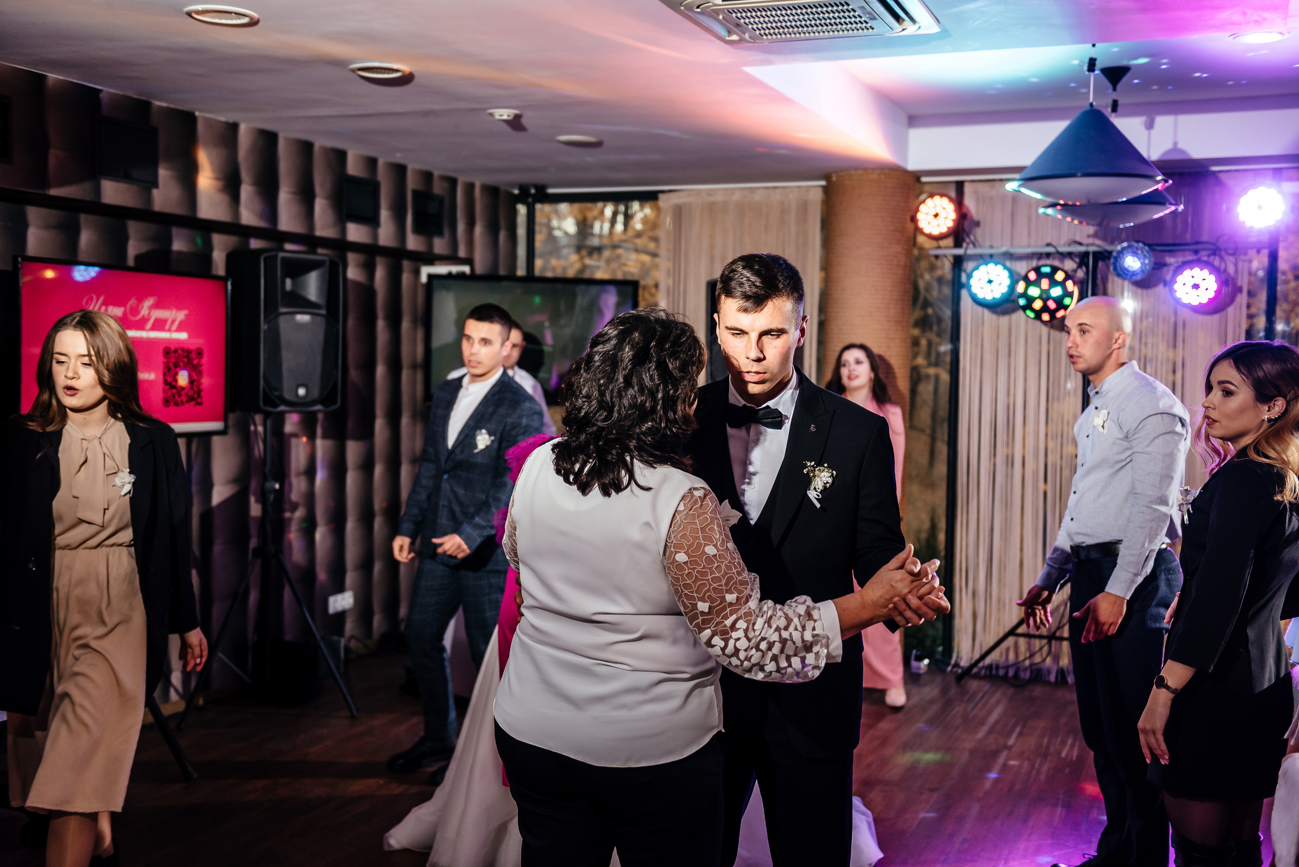 Юлія та Сергій (анонс). Весільний та сімейний фотограф Україна