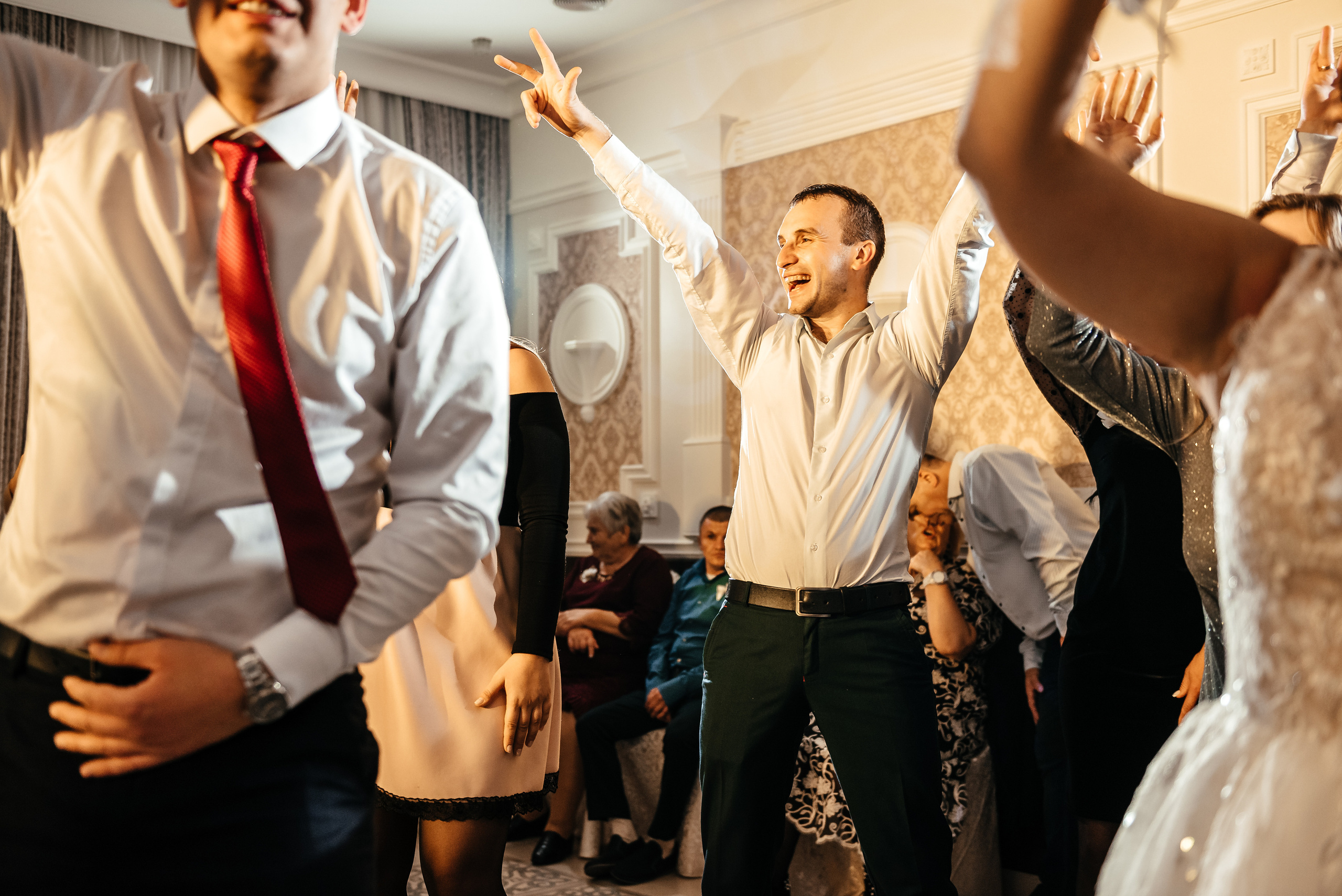 Аня та Кирил весілля. Весільний та сімейний фотограф Україна