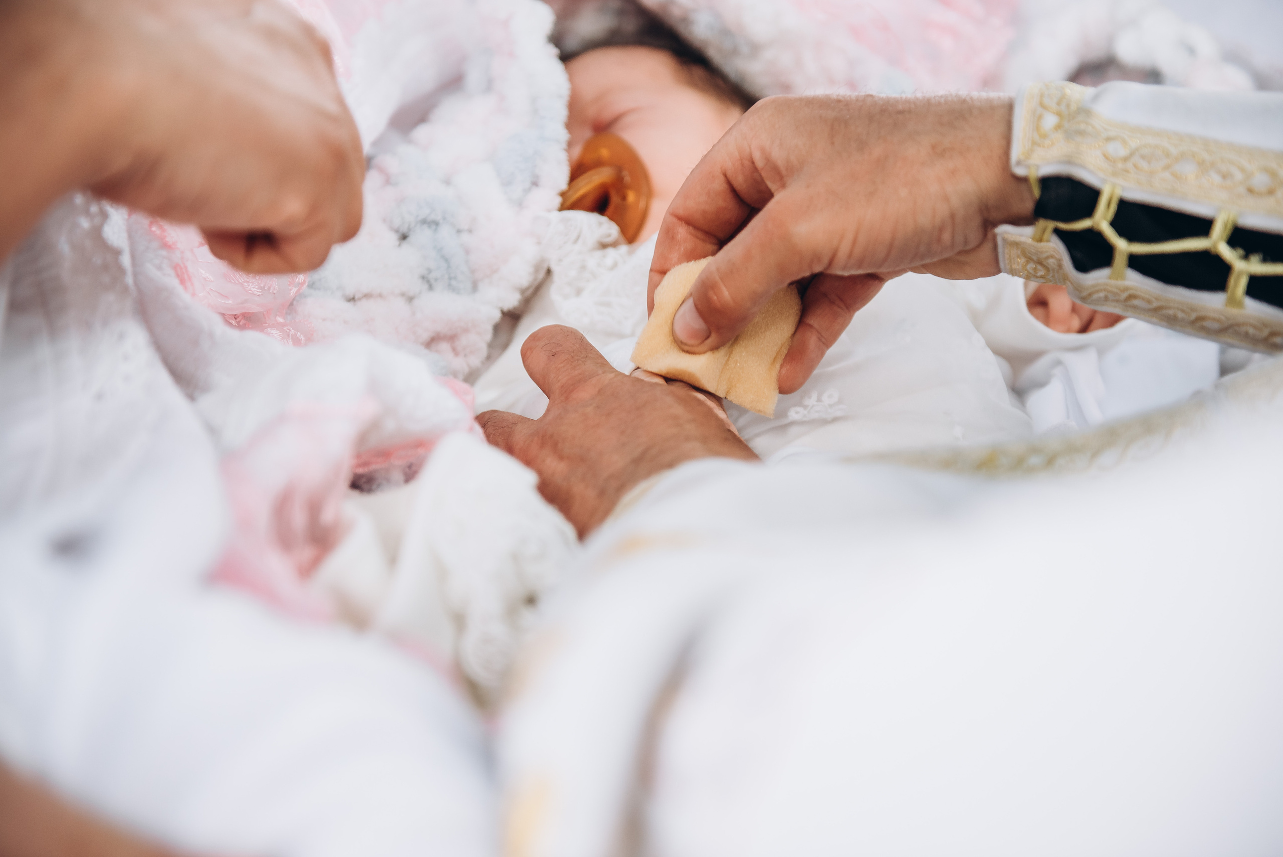 Таінство хрещення. Весільний та сімейний фотограф Україна
