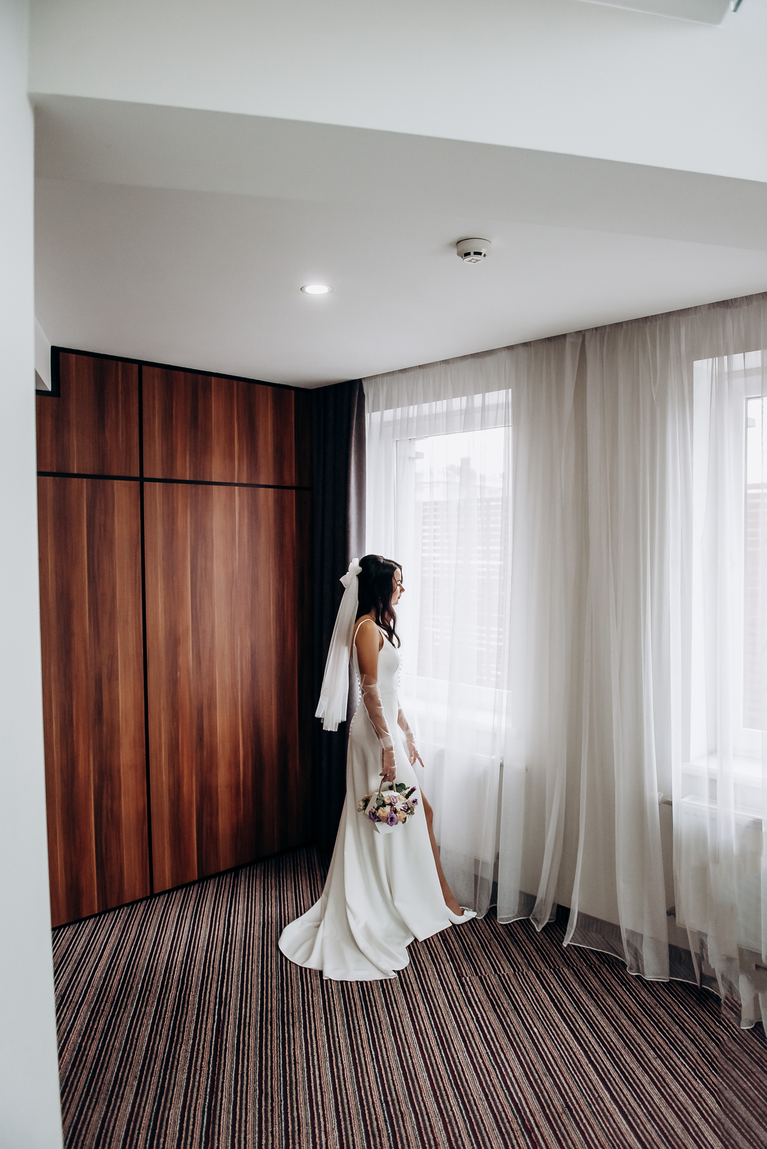 Вінчання Вікторіі та Валерія. Весільний та сімейний фотограф Україна