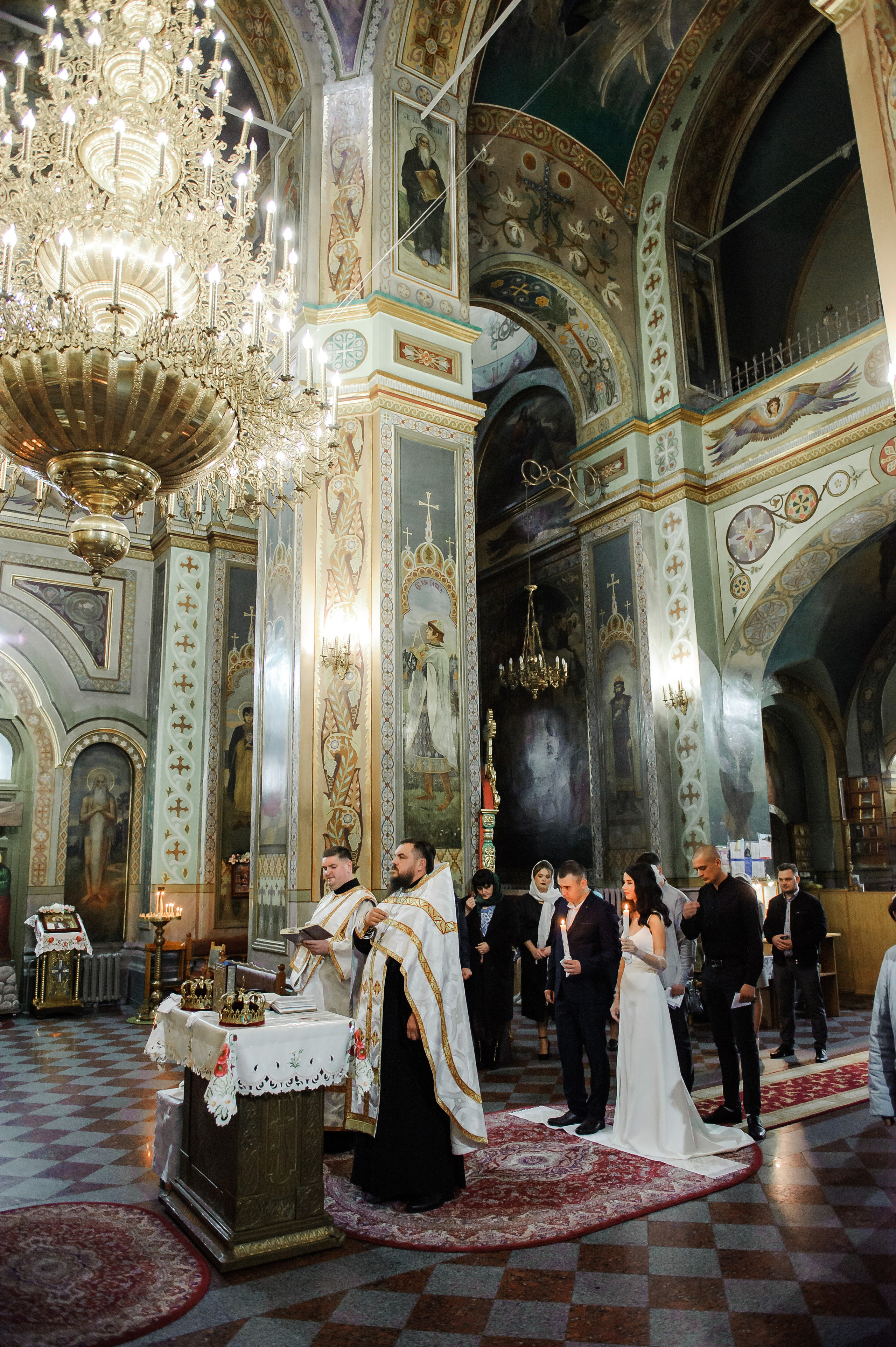 Вінчання Вікторіі та Валерія. Весільний та сімейний фотограф Україна