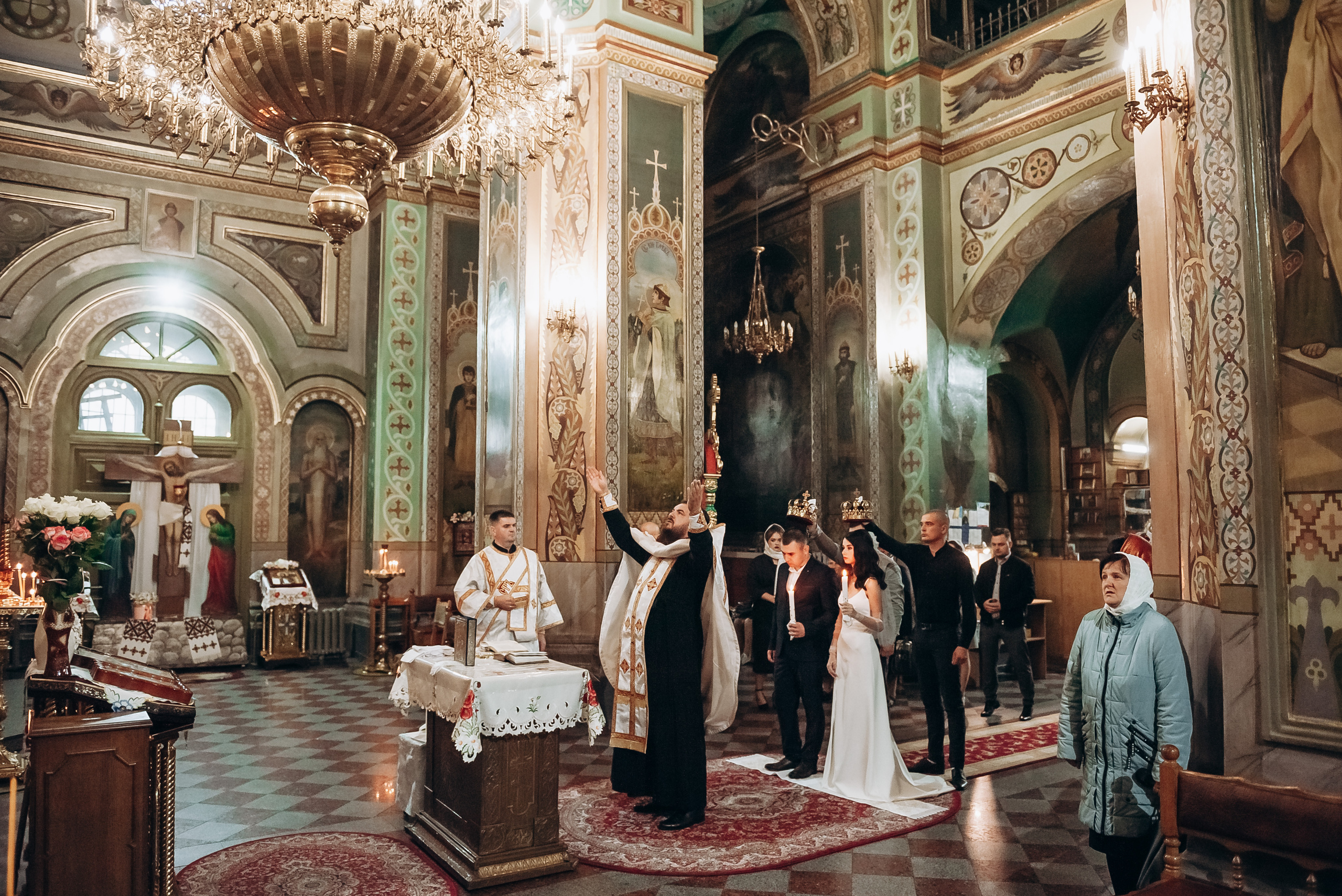 Вінчання Вікторіі та Валерія. Весільний та сімейний фотограф Україна