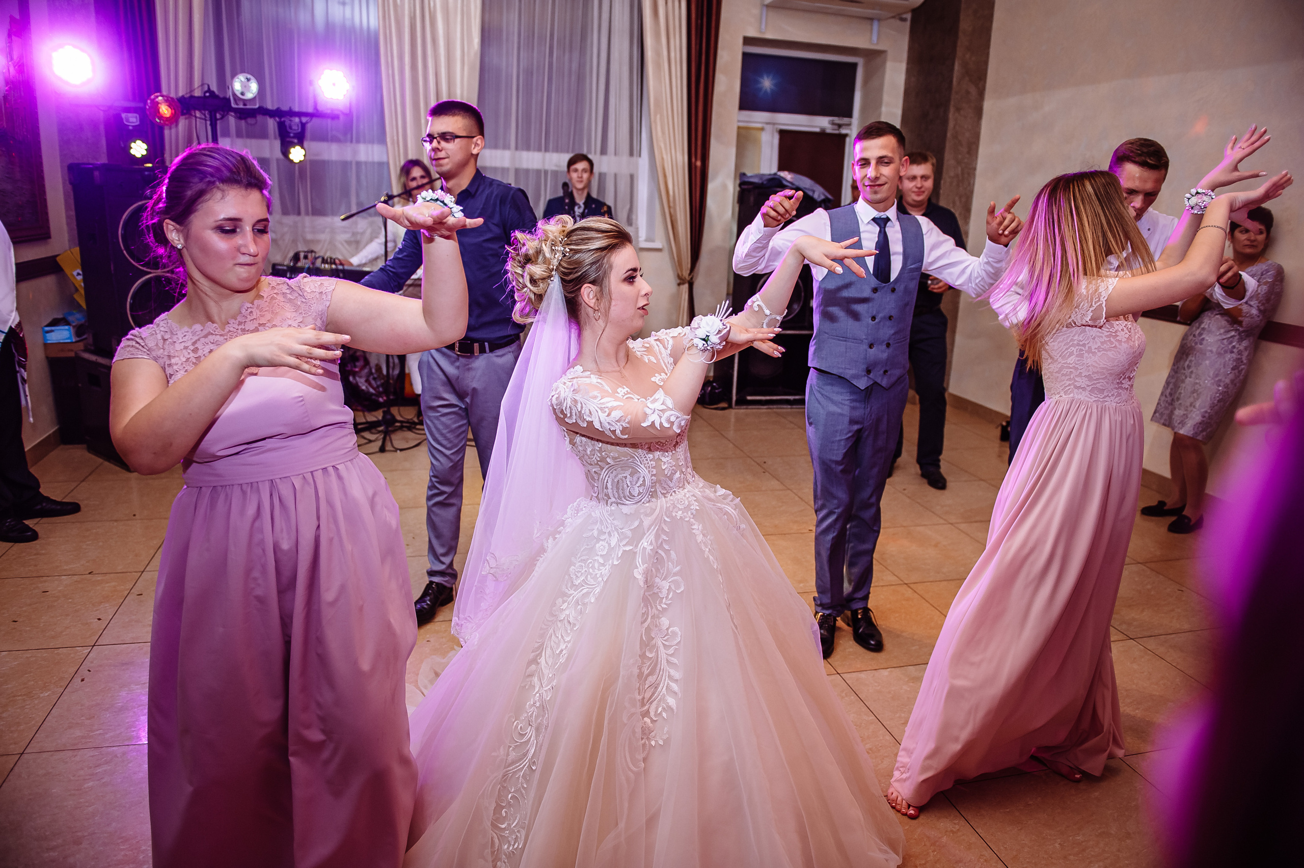 Весільна фотосесія. Весільний та сімейний фотограф Україна