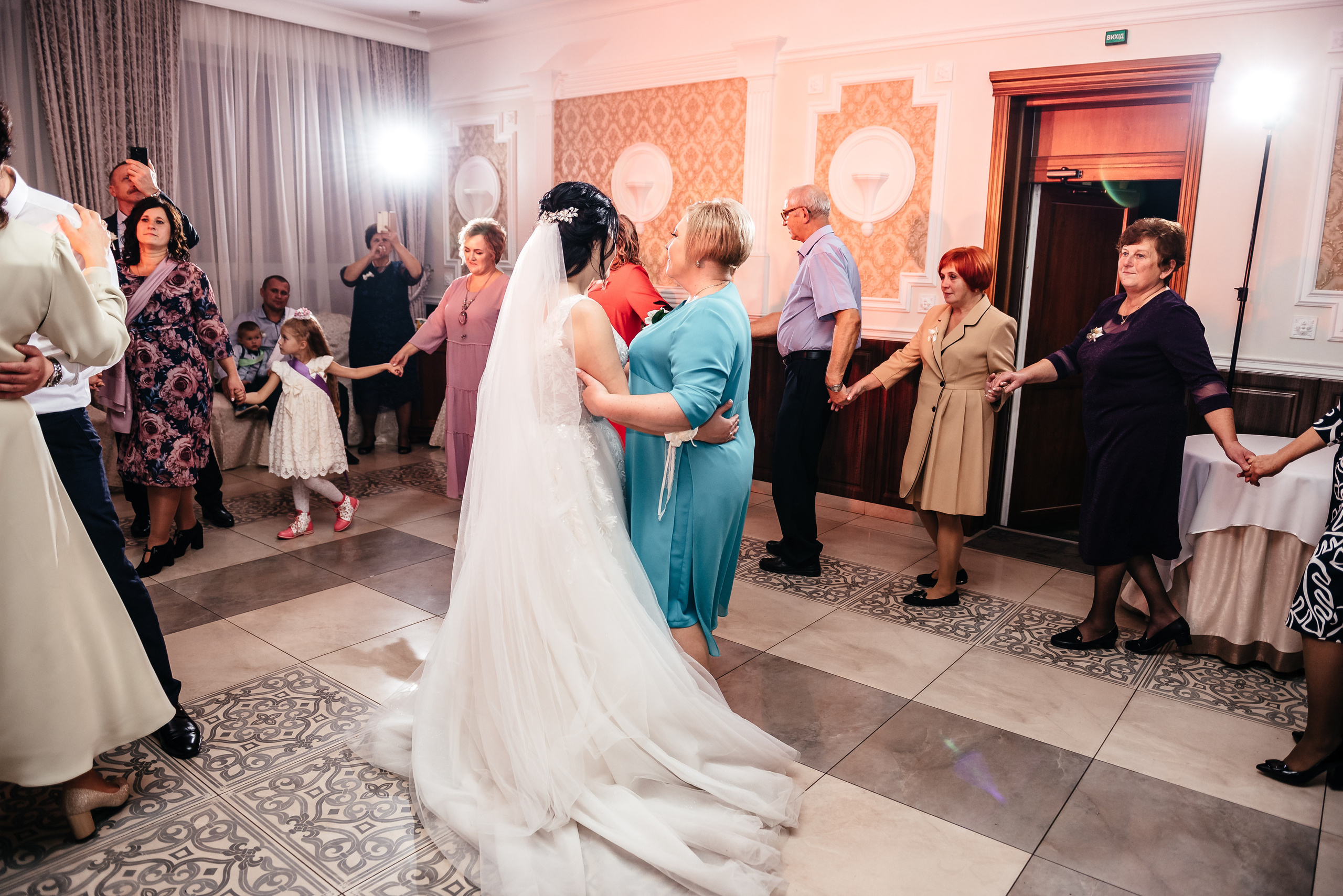 Аня та Кирил весілля. Весільний та сімейний фотограф Україна