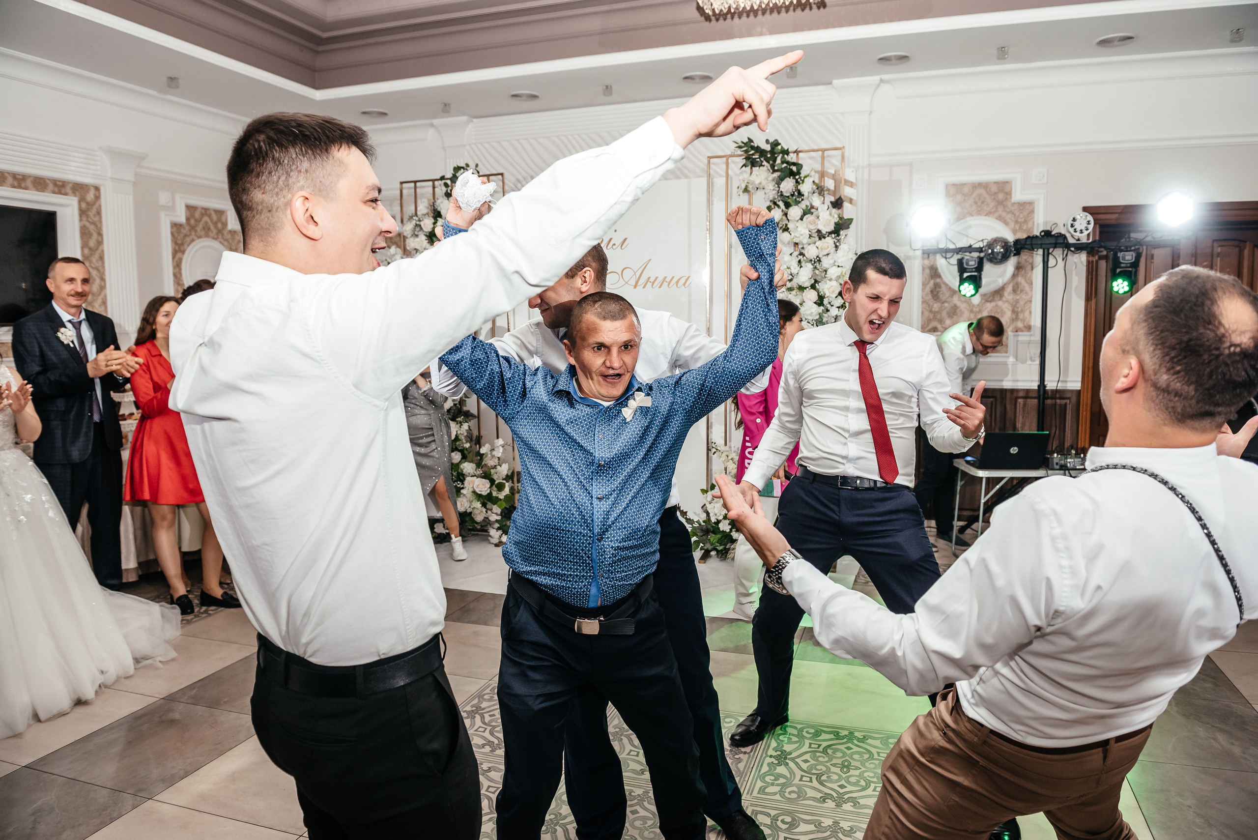 Аня та Кирил весілля. Весільний та сімейний фотограф Україна