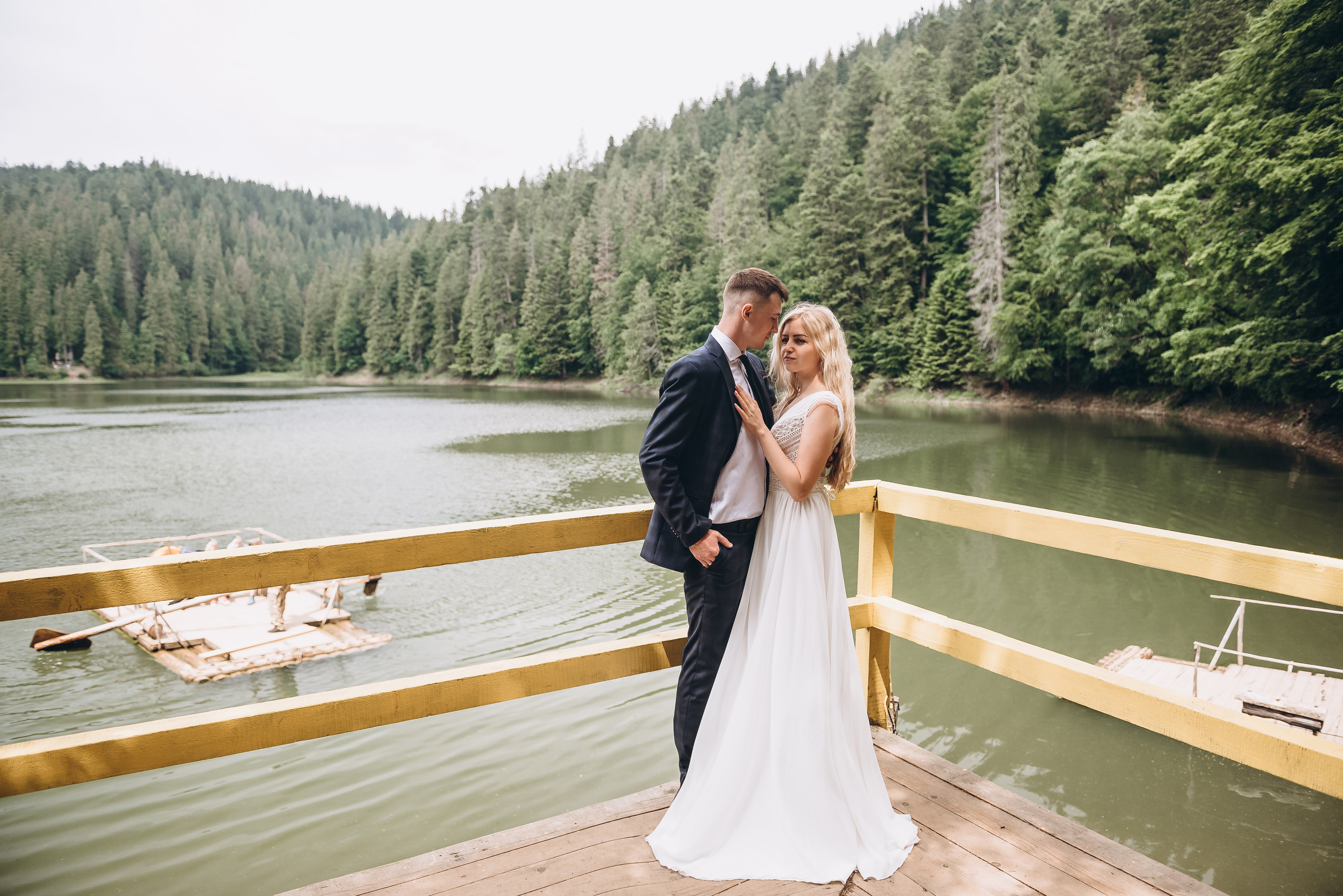 Історія кохання Ані та Максима озеро Синевір. Весільний та сімейний фотограф Україна