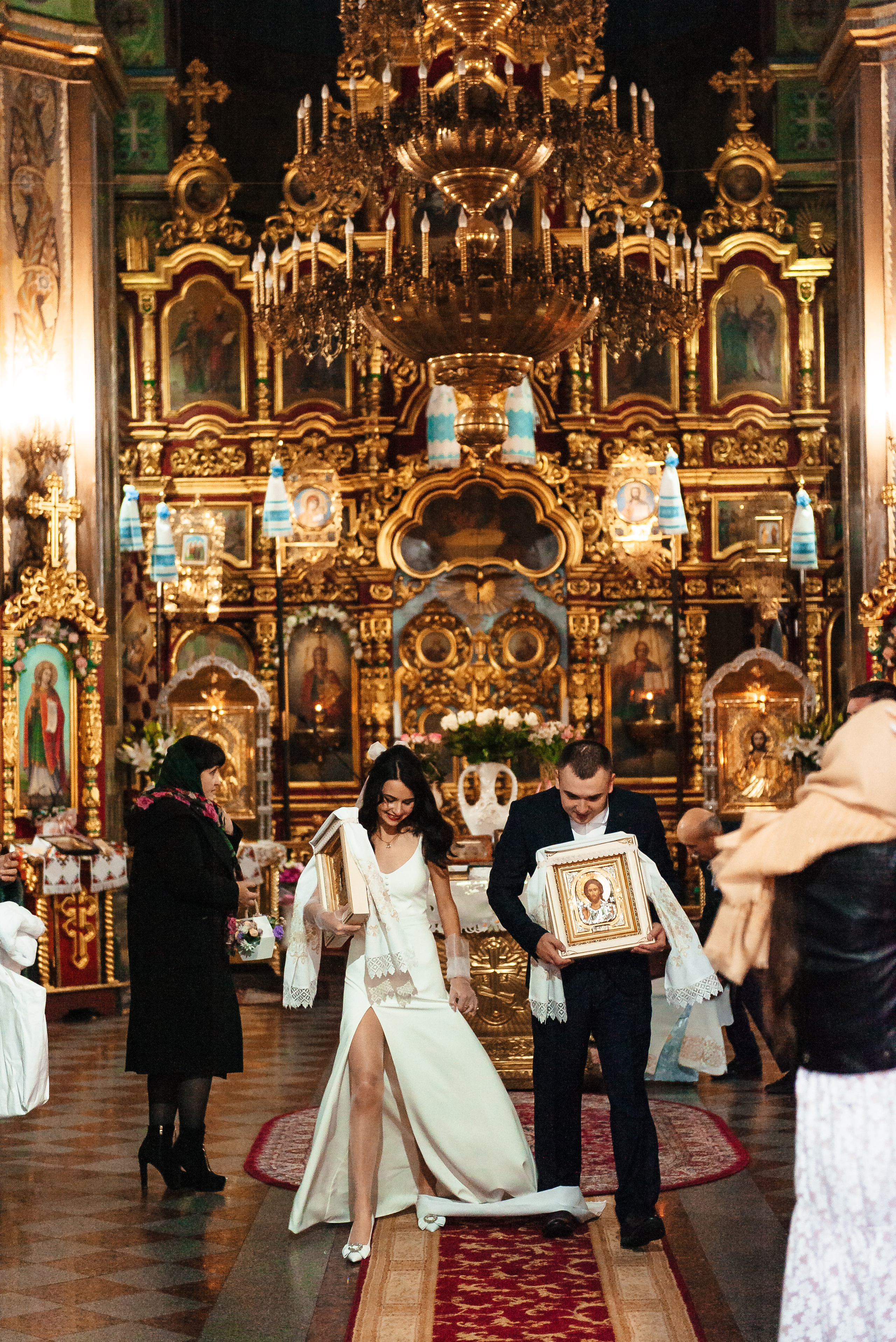 Вінчання Вікторіі та Валерія. Весільний та сімейний фотограф Україна