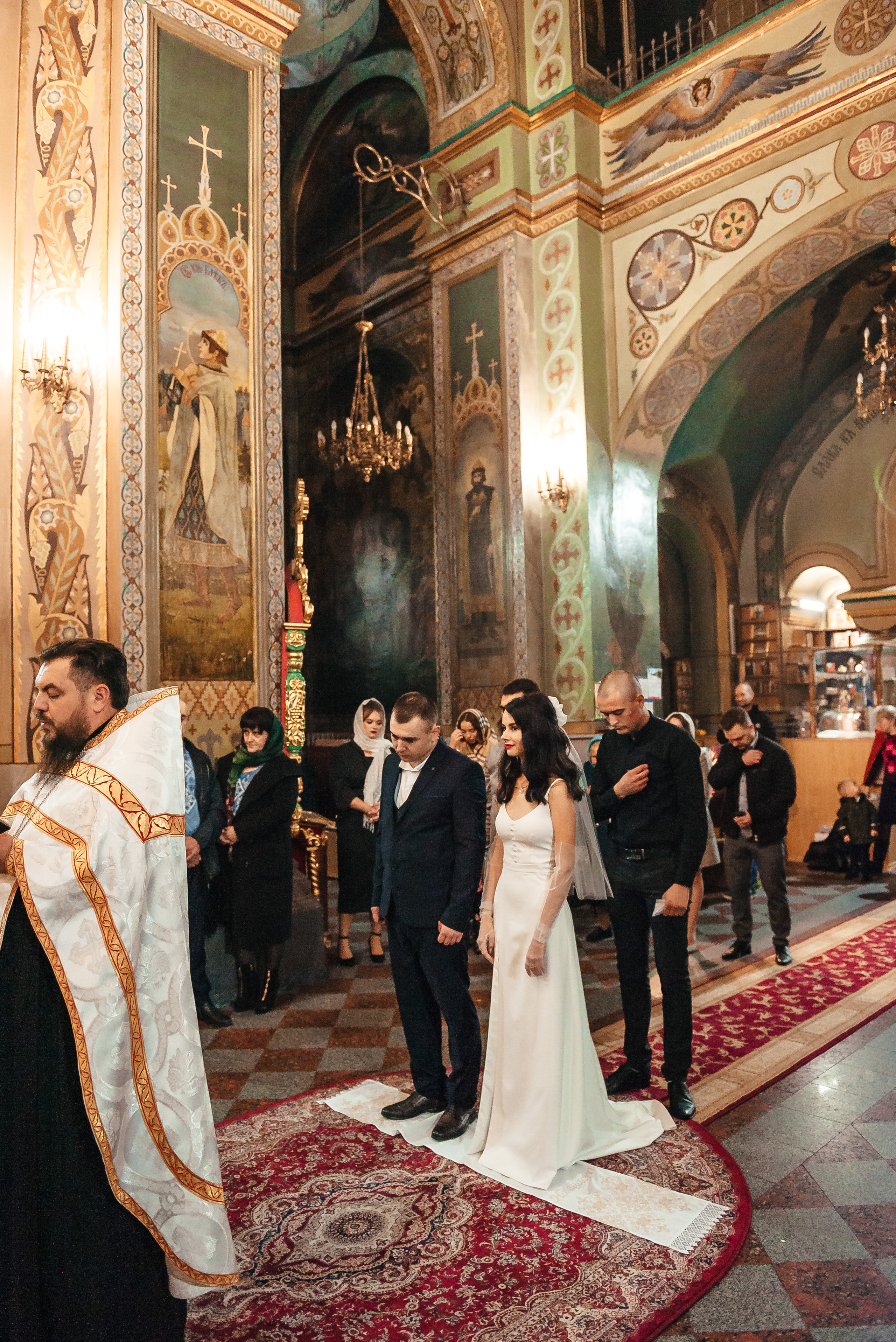 Вінчання Вікторіі та Валерія. Весільний та сімейний фотограф Україна