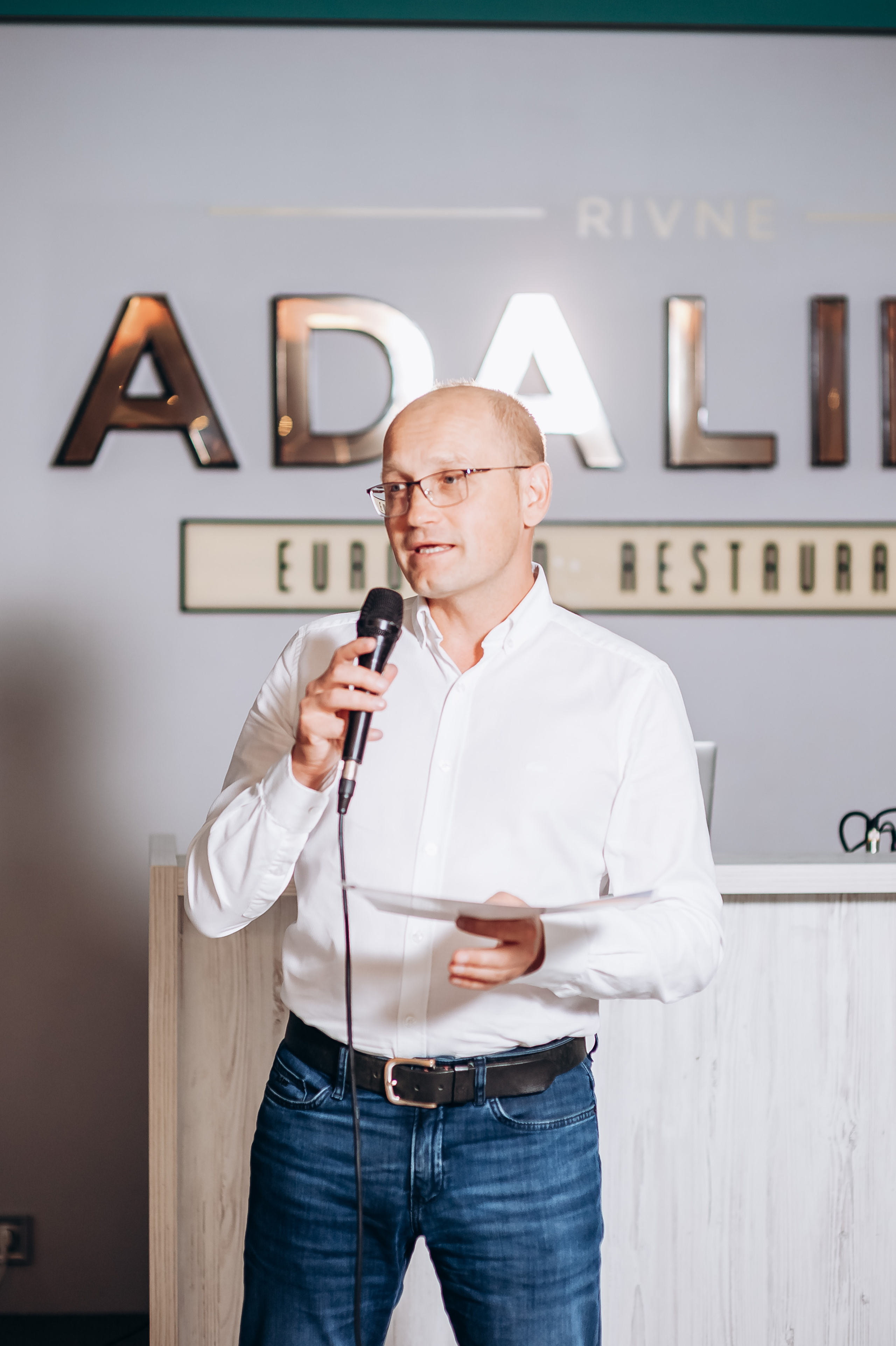 Журнал «Рівняни». Весільний та сімейний фотограф Україна