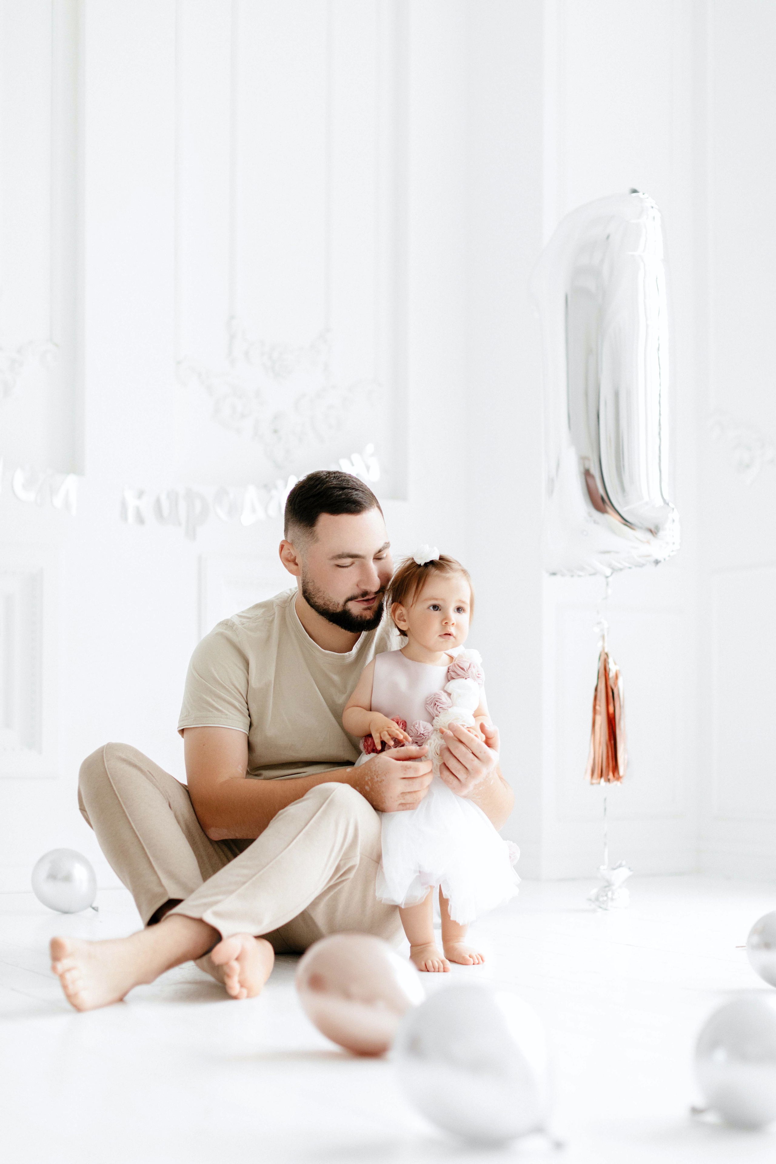 Перший тортик Аміни. Twolovingsouls™: жіночий портрет і сімейна фотографія Київ | Ірпінь