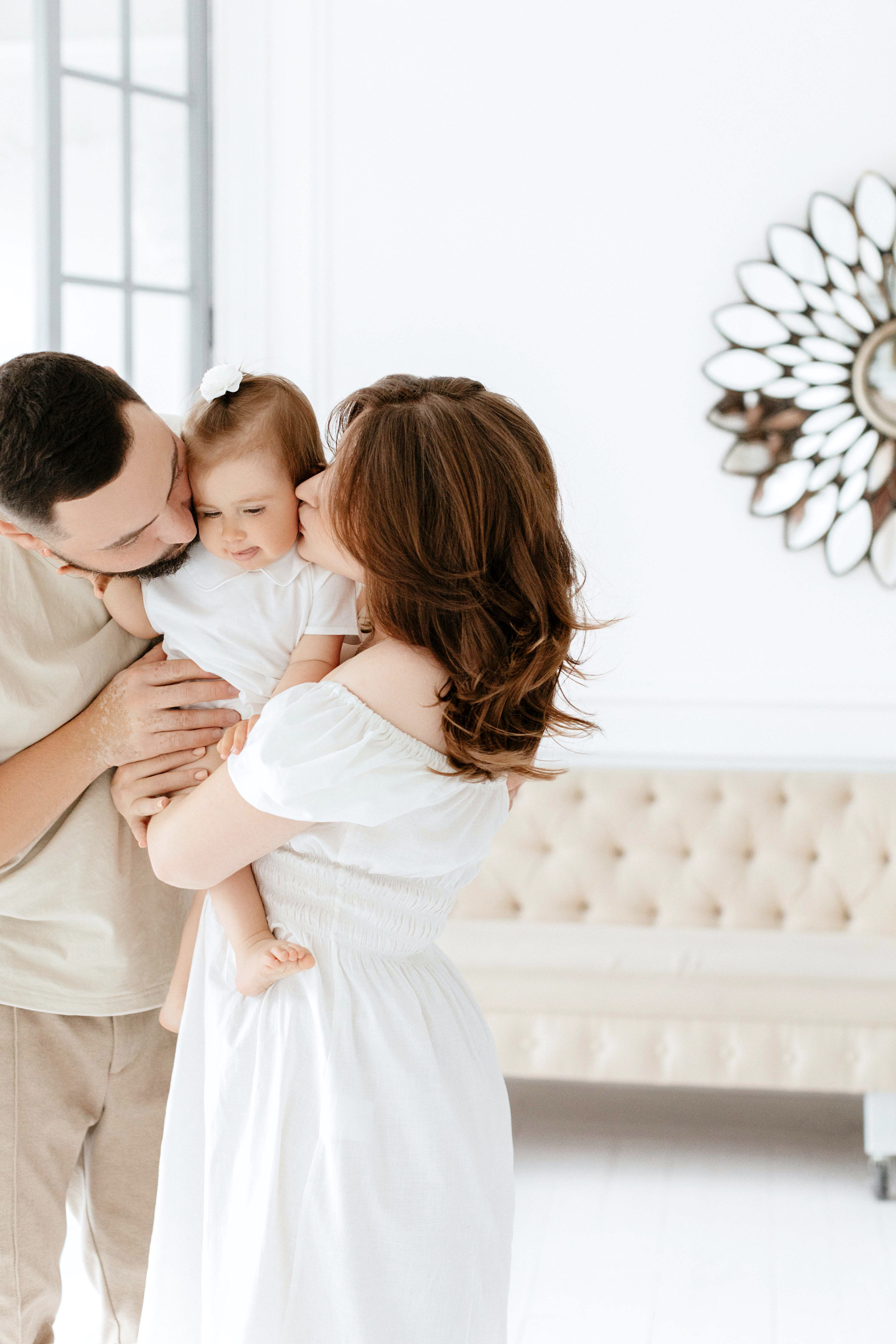 Перший тортик Аміни. Twolovingsouls™: жіночий портрет і сімейна фотографія Київ | Ірпінь