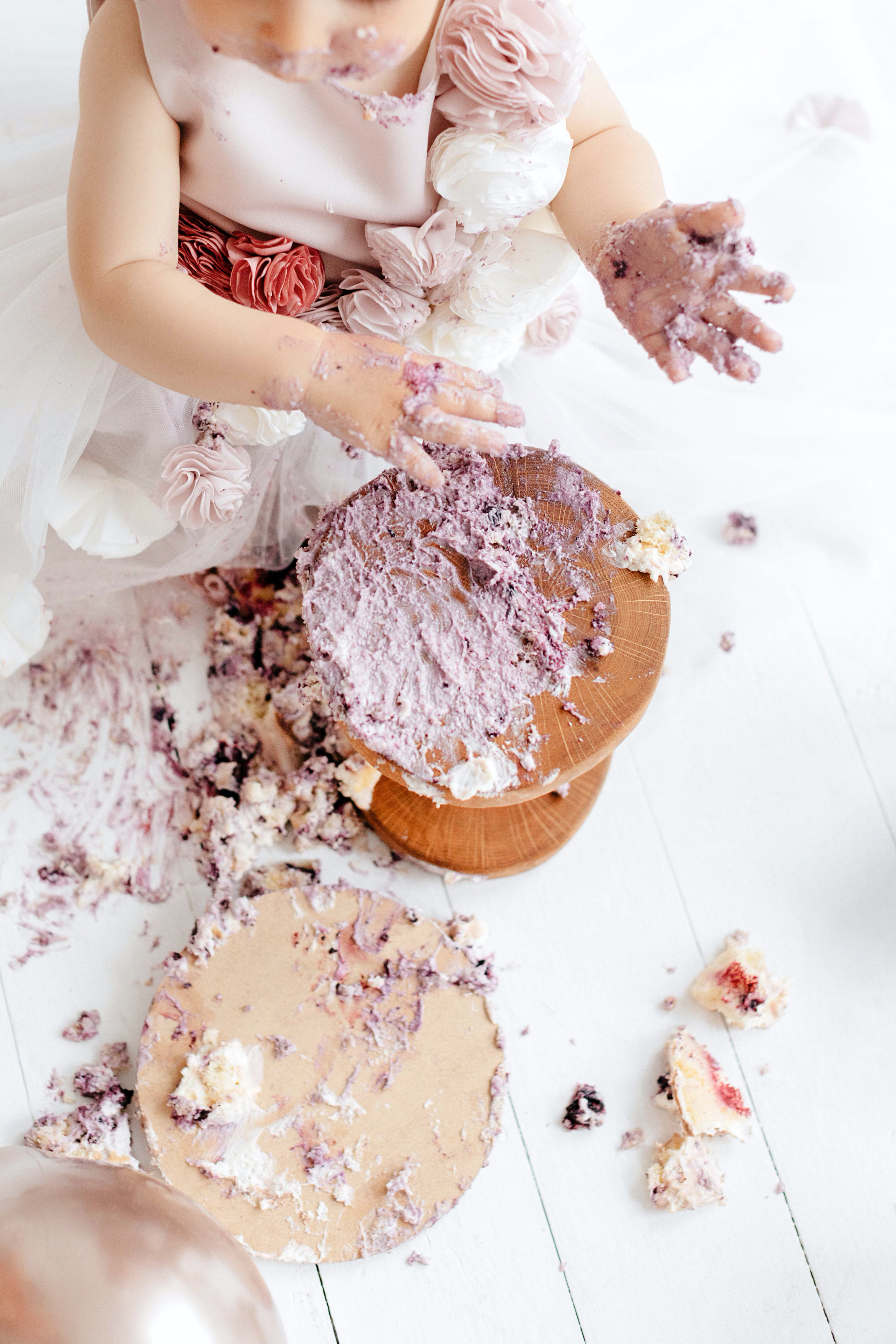 Перший тортик Аміни. Twolovingsouls™: жіночий портрет і сімейна фотографія Київ | Ірпінь