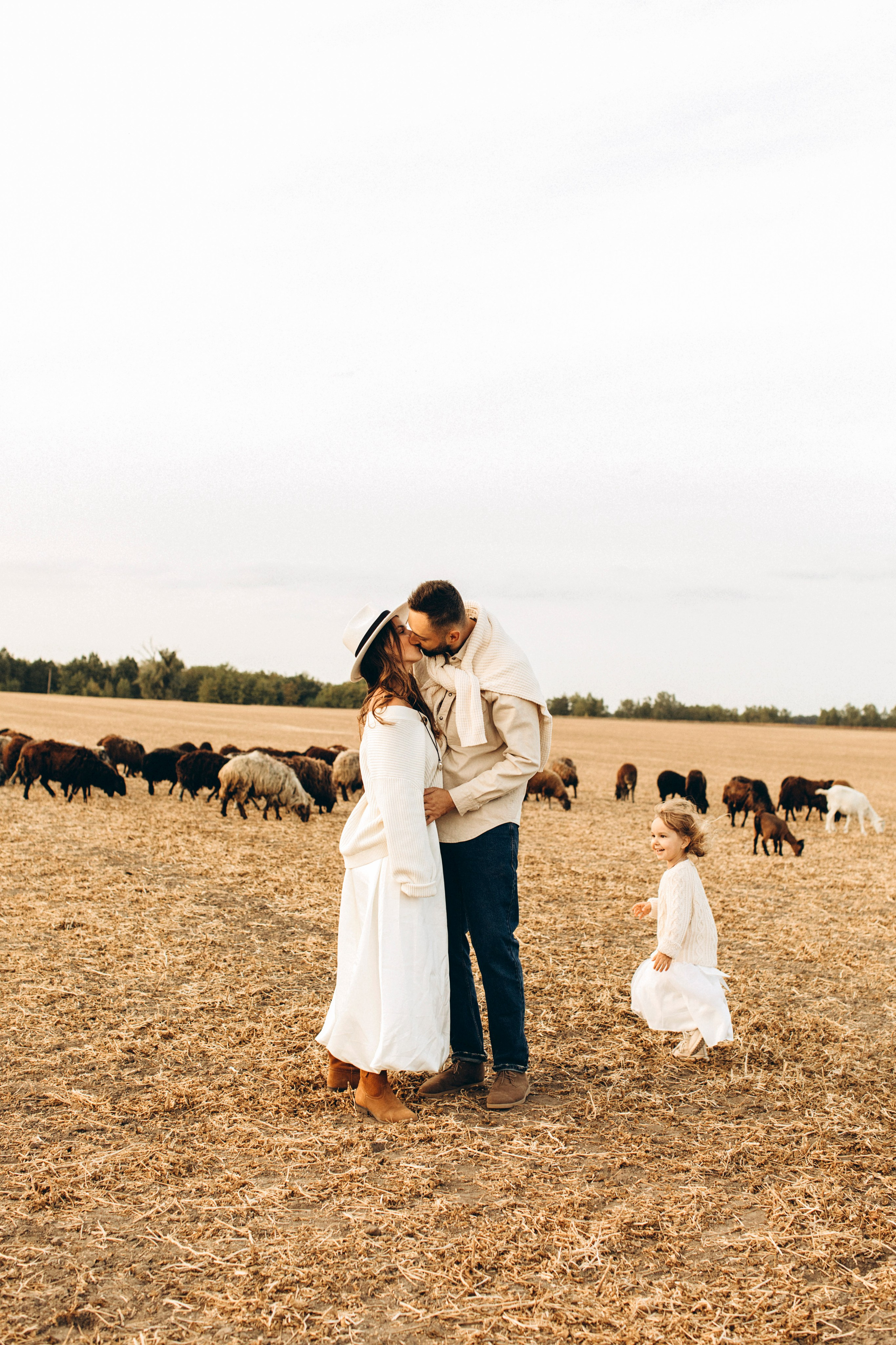 Sheepland: Слава, Крістіна і Злата. Twolovingsouls™: жіночий портрет і сімейна фотографія Київ | Ірпінь