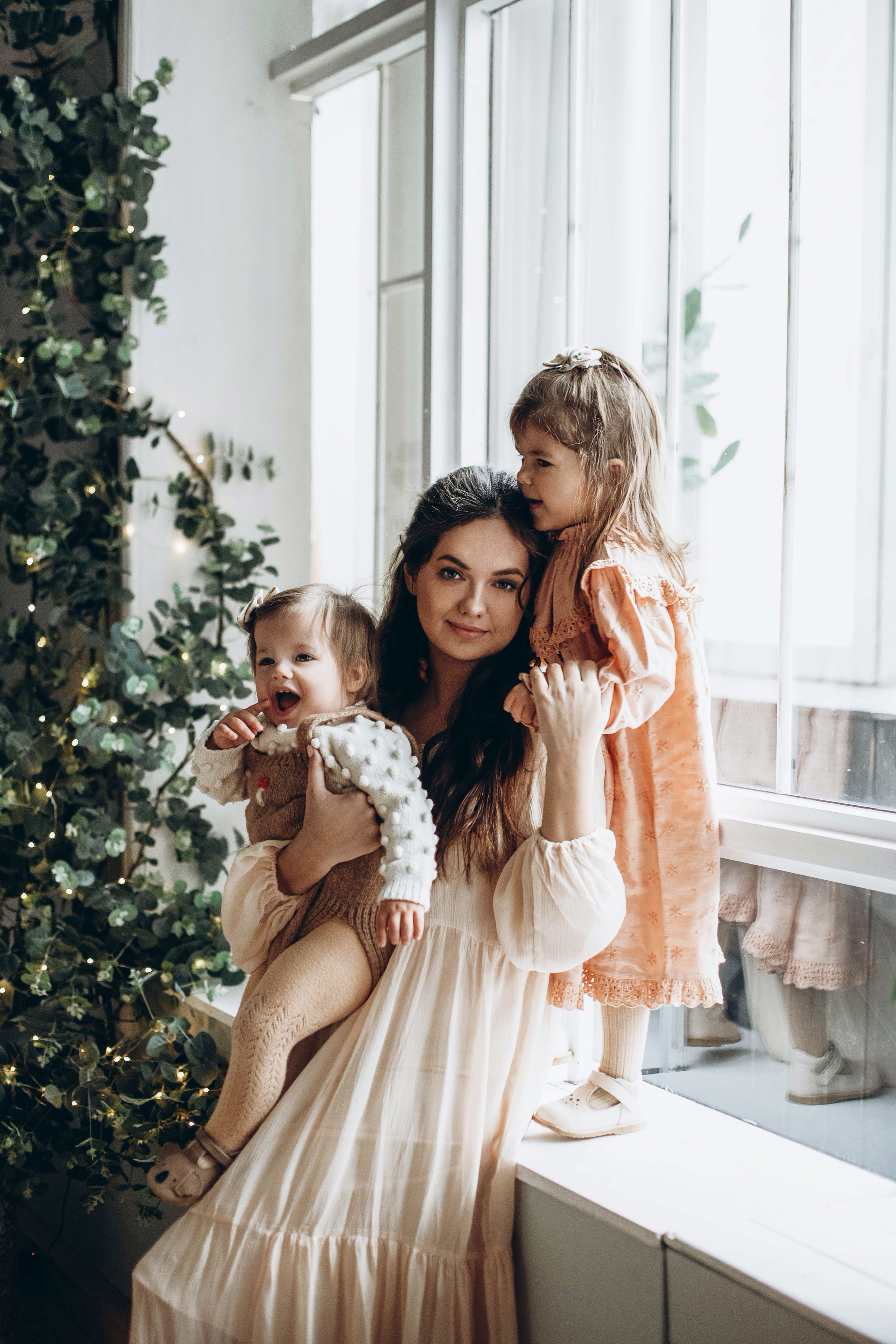 Сімейна: Каріна, Олівія і Кіра. Twolovingsouls™: жіночий портрет і сімейна фотографія Київ | Ірпінь