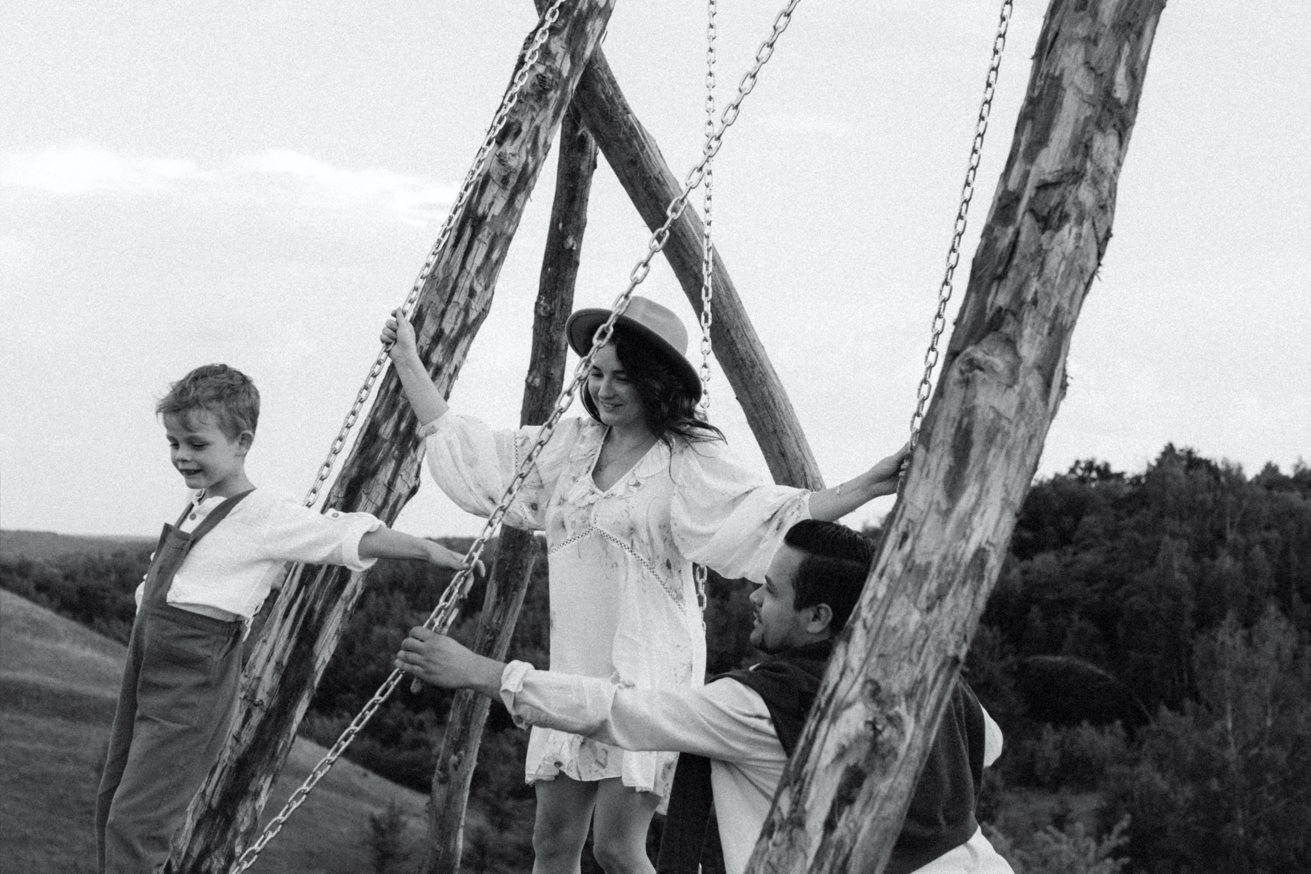 Одного разу на вівчарні: Денис, Віка і Владік. Twolovingsouls™: жіночий портрет і сімейна фотографія Київ | Ірпінь