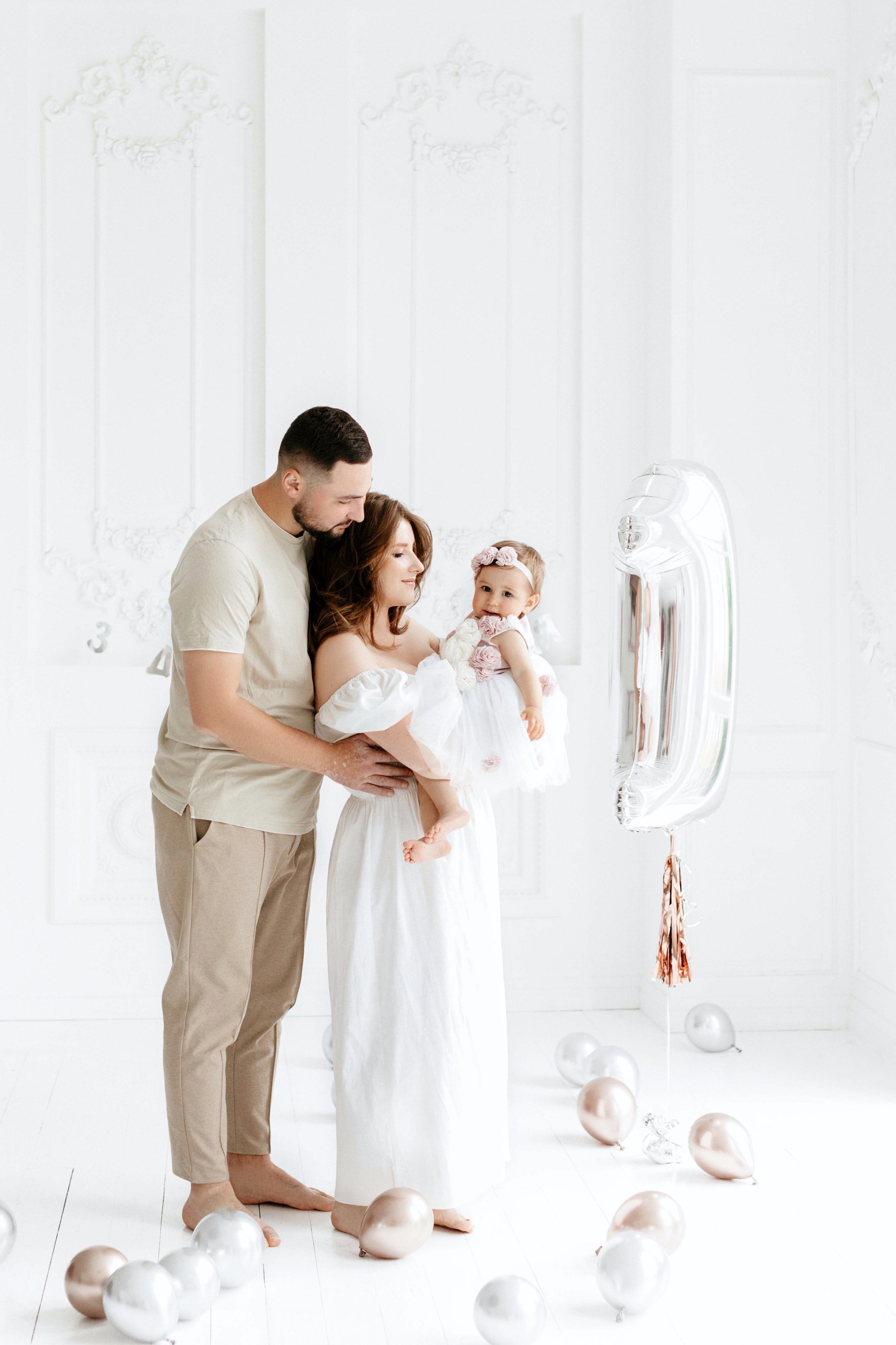 Перший тортик Аміни. Twolovingsouls™: жіночий портрет і сімейна фотографія Київ | Ірпінь