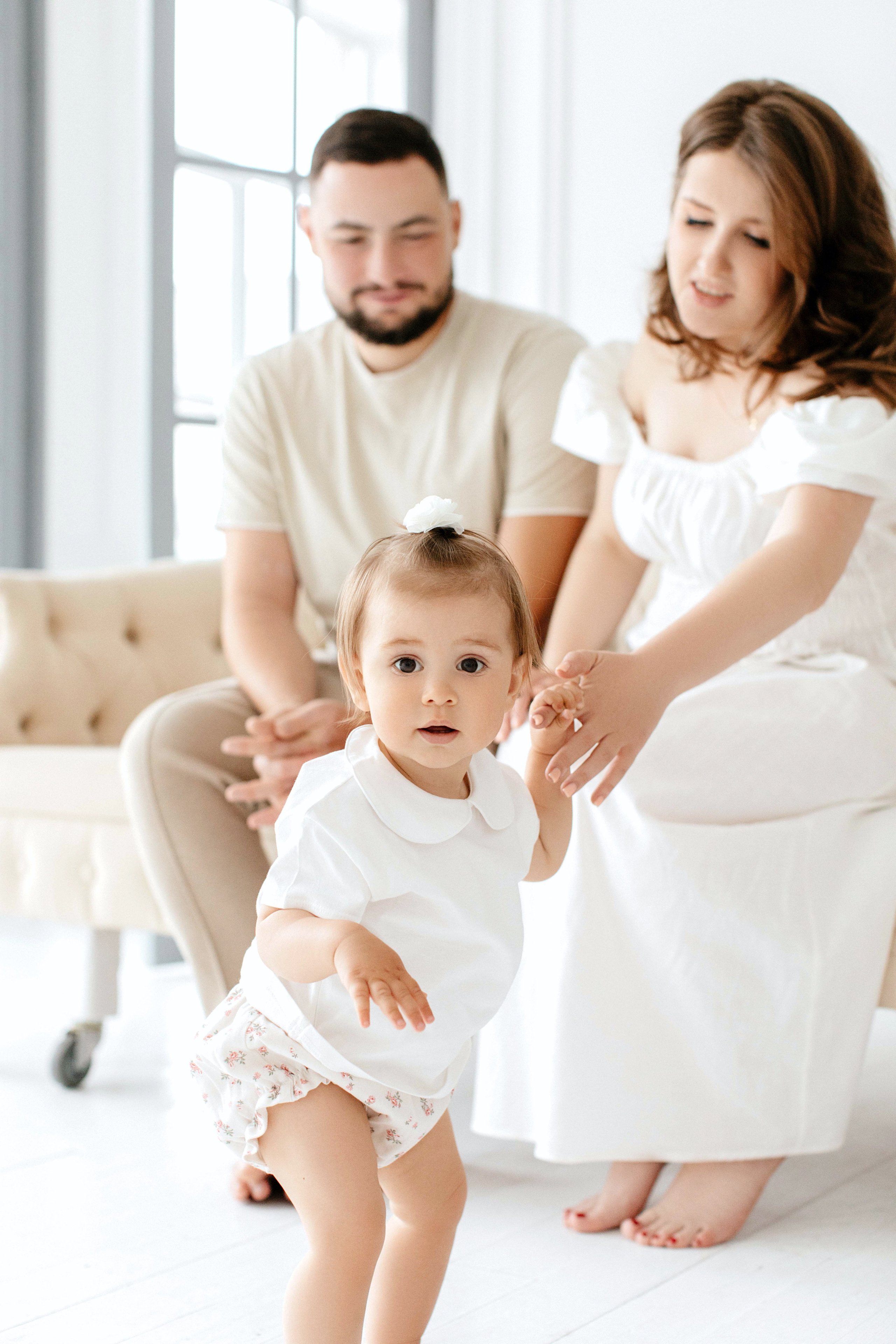 Перший тортик Аміни. Twolovingsouls™: жіночий портрет і сімейна фотографія Київ | Ірпінь