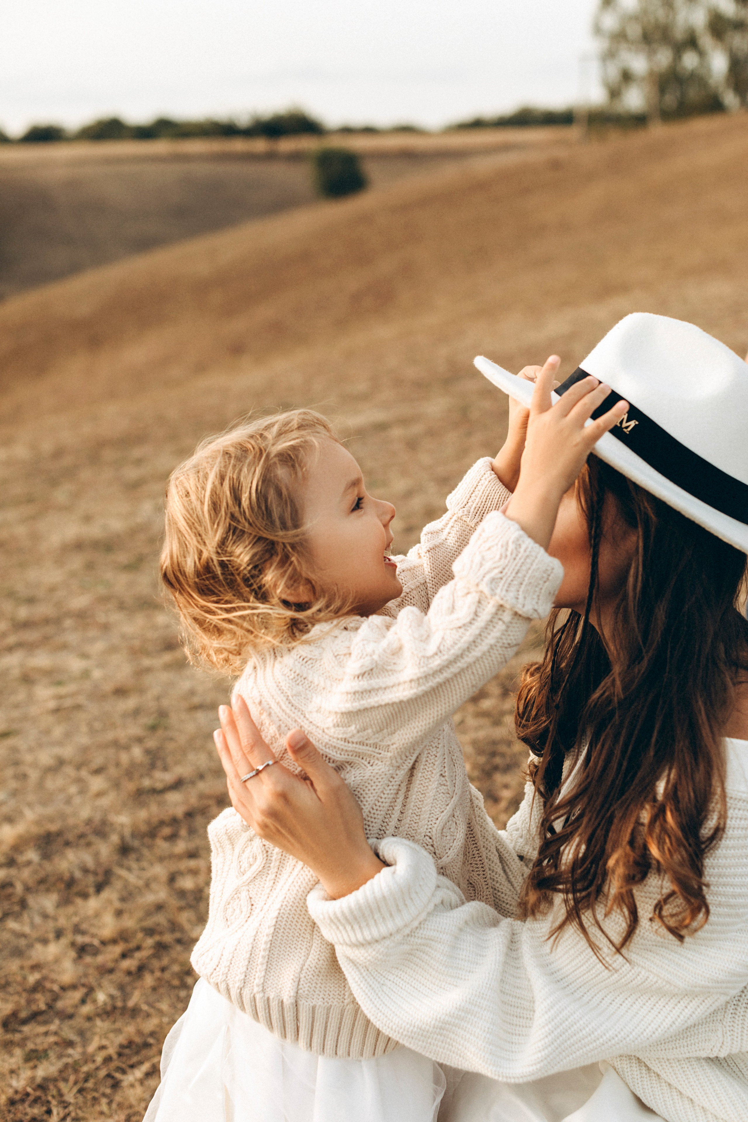 Sheepland: Слава, Крістіна і Злата. Twolovingsouls™: жіночий портрет і сімейна фотографія Київ | Ірпінь