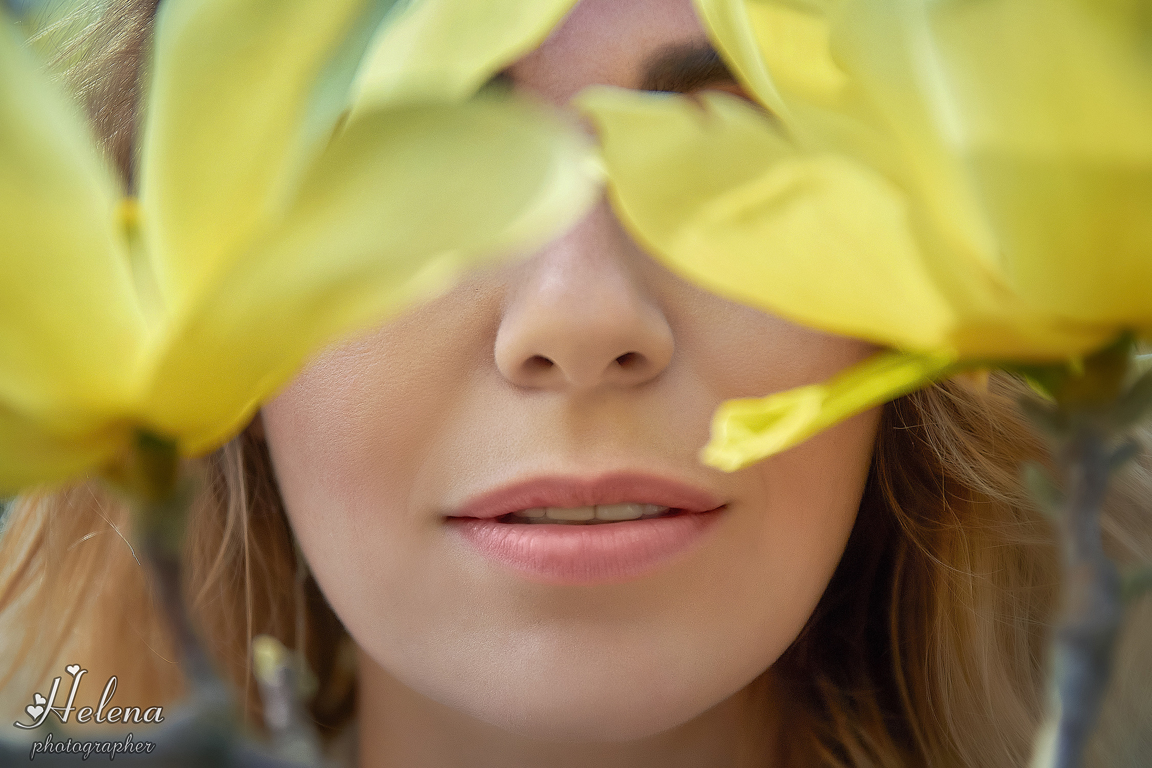 Фотосессия в цветущих деревьях. Фотограф в Одессе, Киеве, Донецке Helena