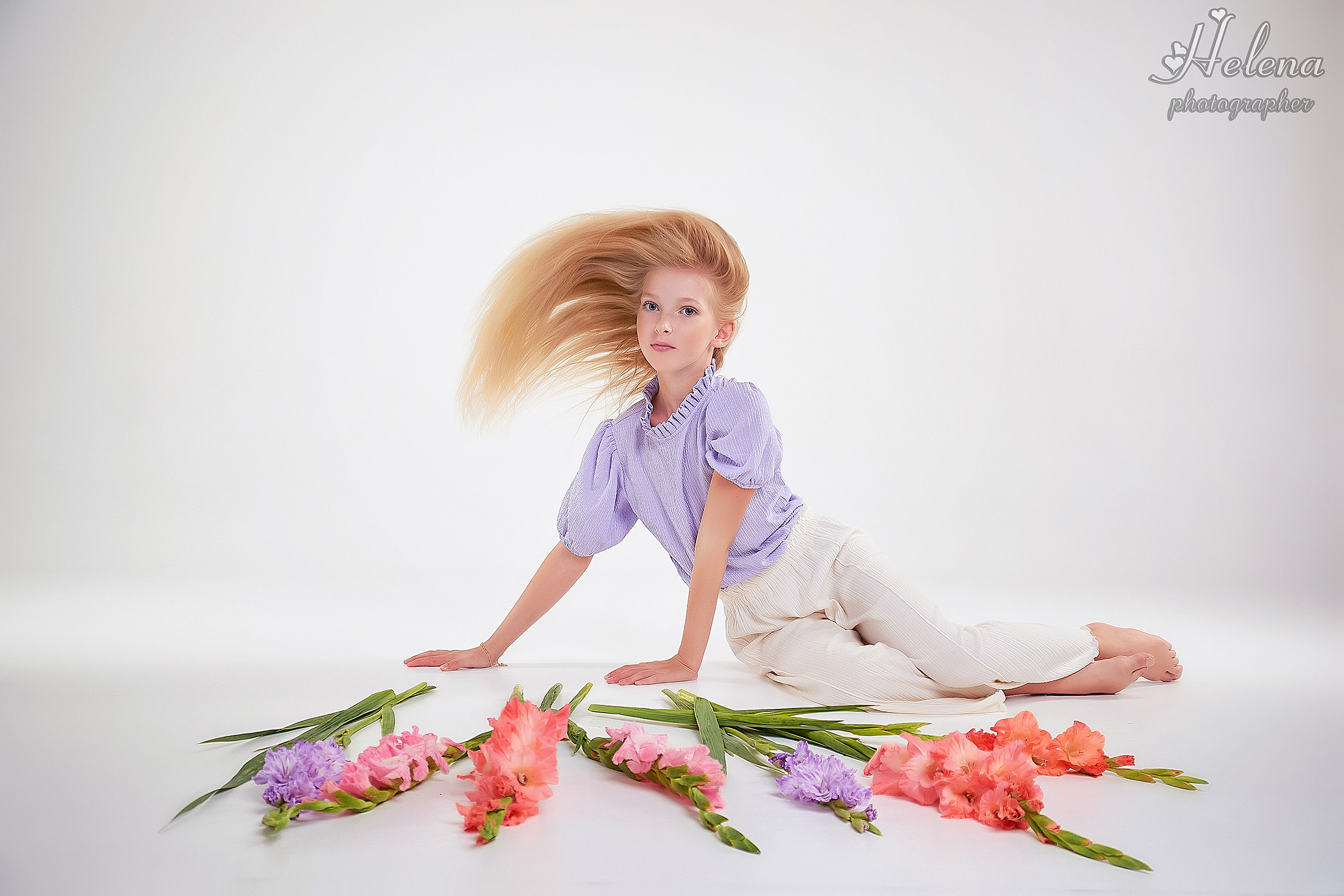 Съёмка с гладиолусами для Анжелики. Фотограф в Одессе, Киеве, Донецке Helena