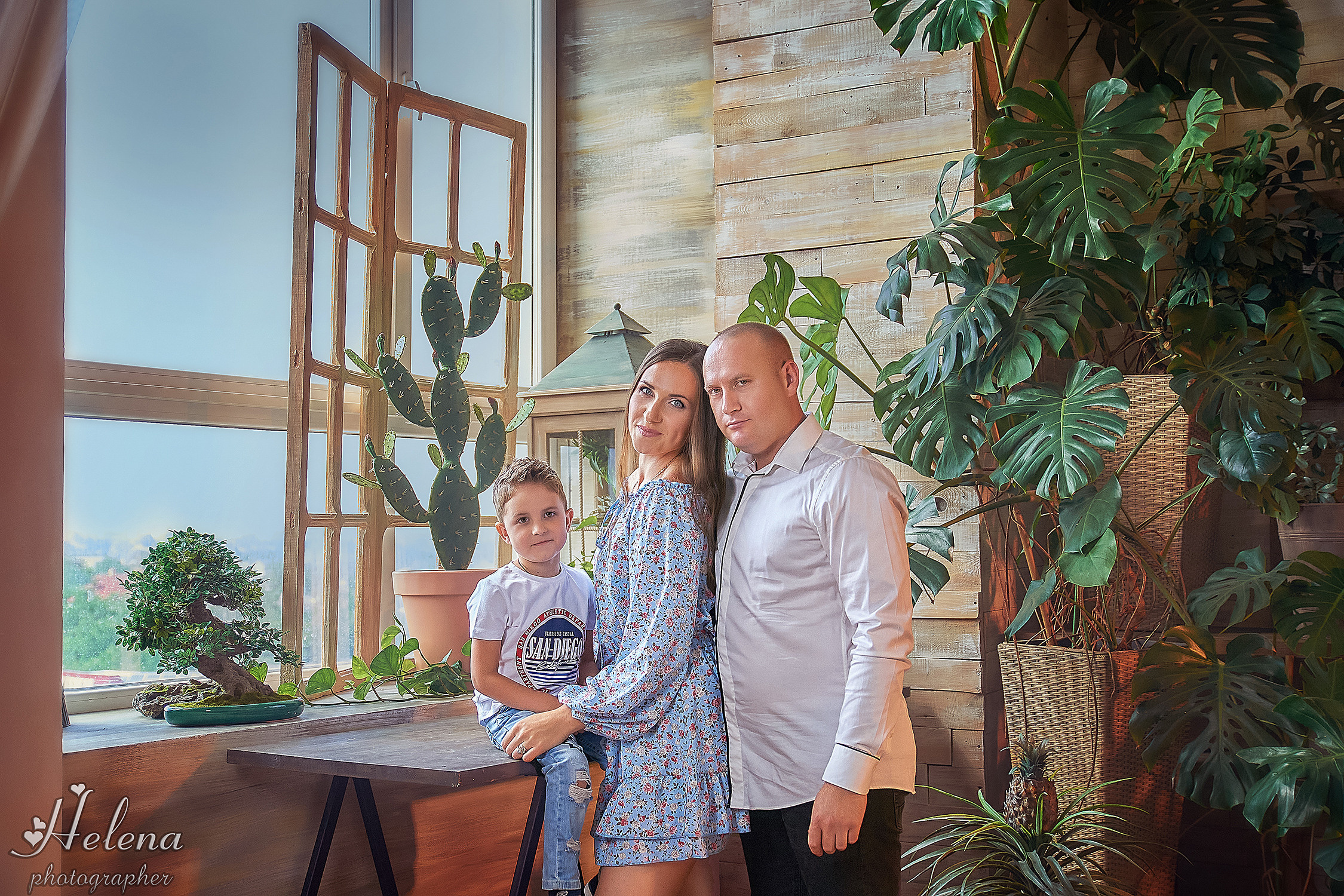 Тёплая семейная съёмка в студии. Фотограф в Одессе, Киеве, Донецке Helena