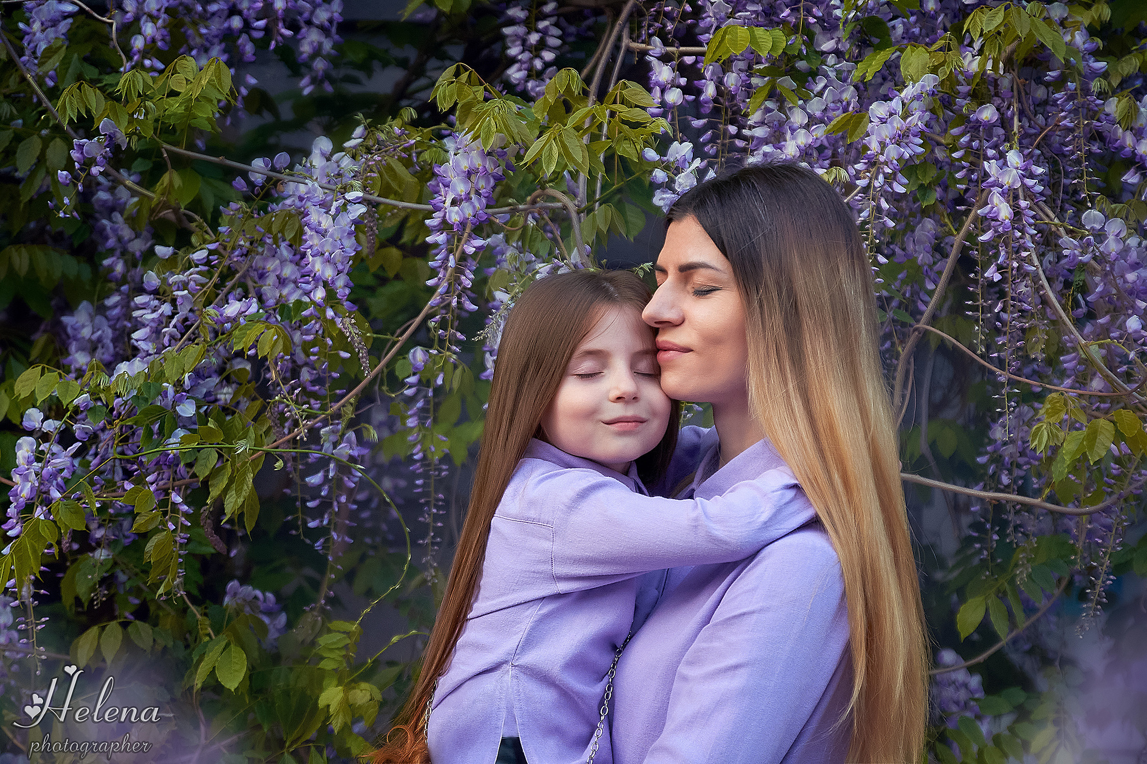 Фотосессия в глицинии для Ули, Наташи и Вики. Фотограф в Одессе, Киеве, Донецке Helena
