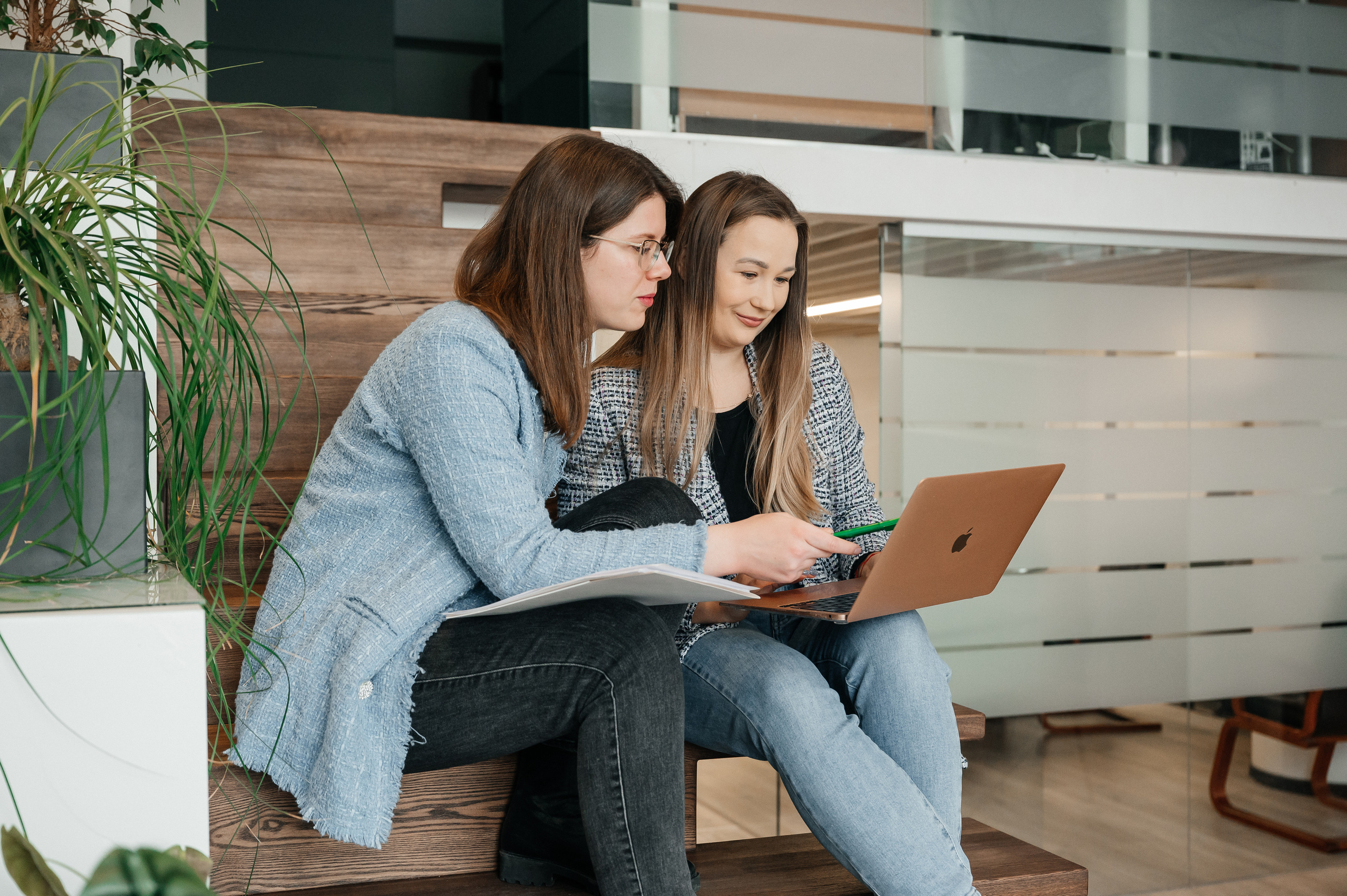 Biuro fotosessija. Vestuvių nuotraukos ir video Lietuvoje