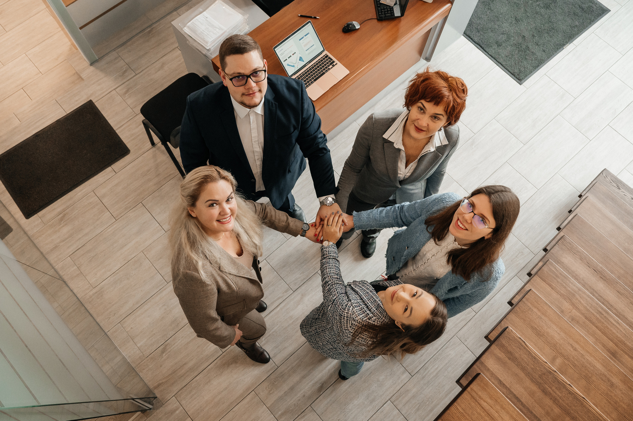 Biuro fotosessija. Vestuvių nuotraukos ir video Lietuvoje