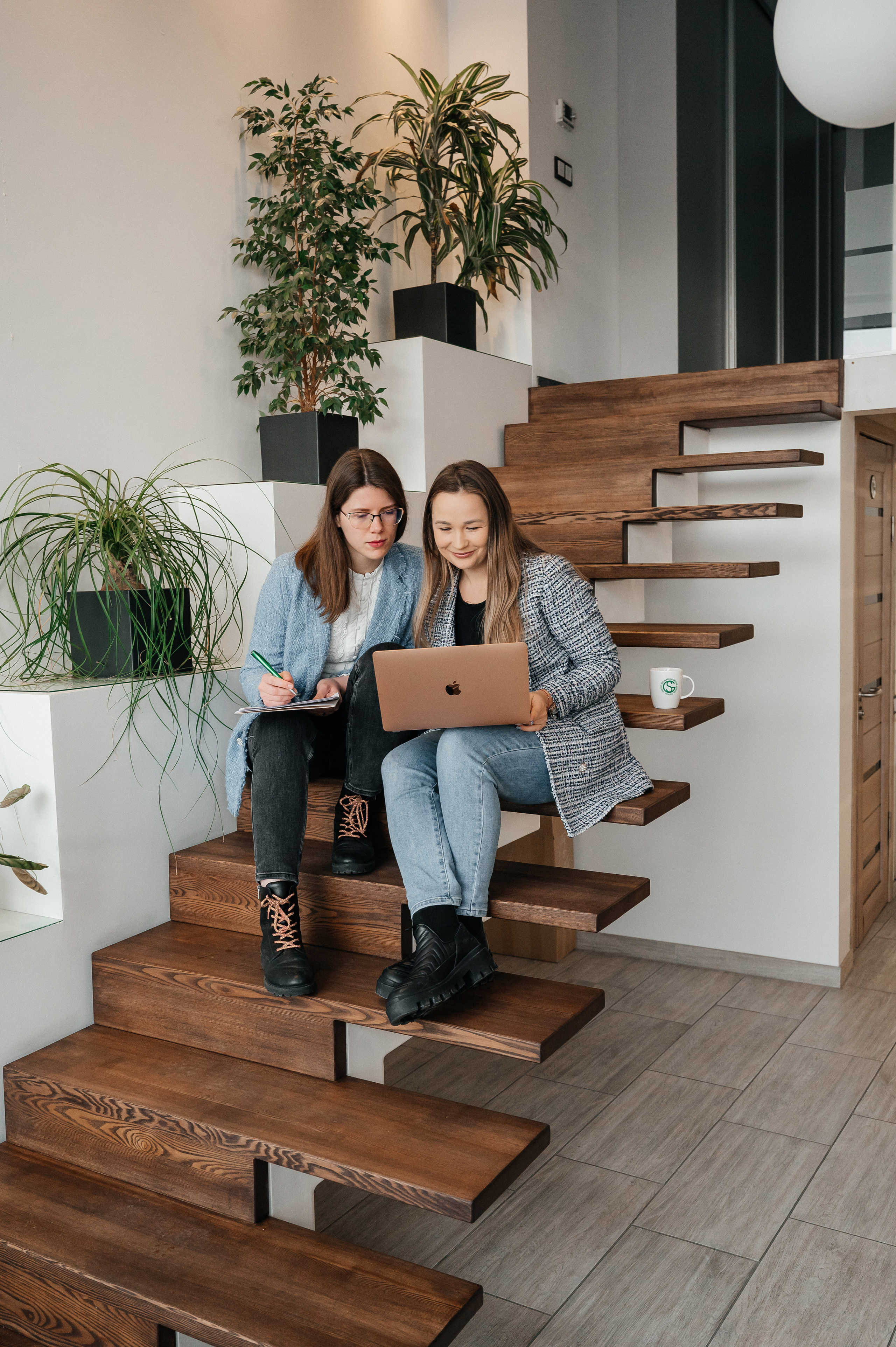 Biuro fotosessija. Vestuvių nuotraukos ir video Lietuvoje